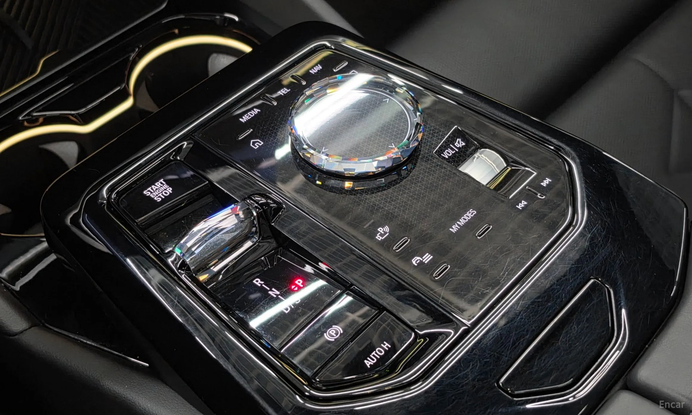 BMW 5 Series (G60) превью 9
