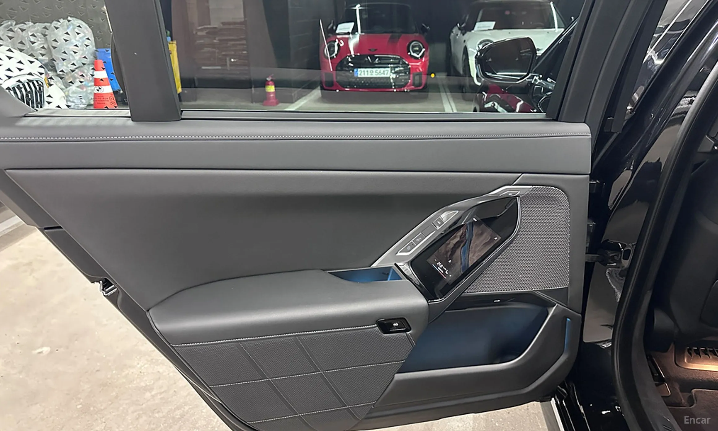 BMW 7 Series (G70) превью 15