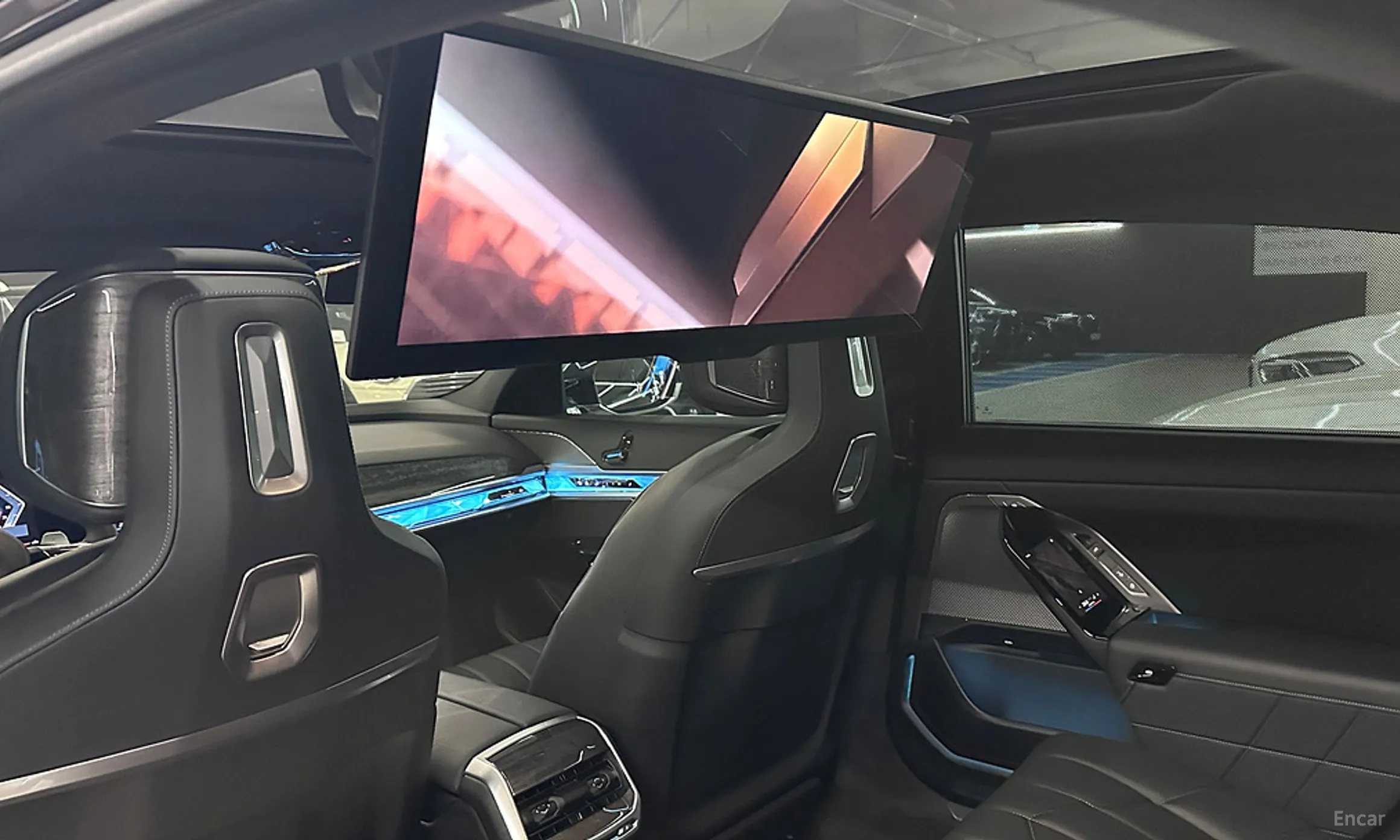 BMW 7 Series (G70) превью 16