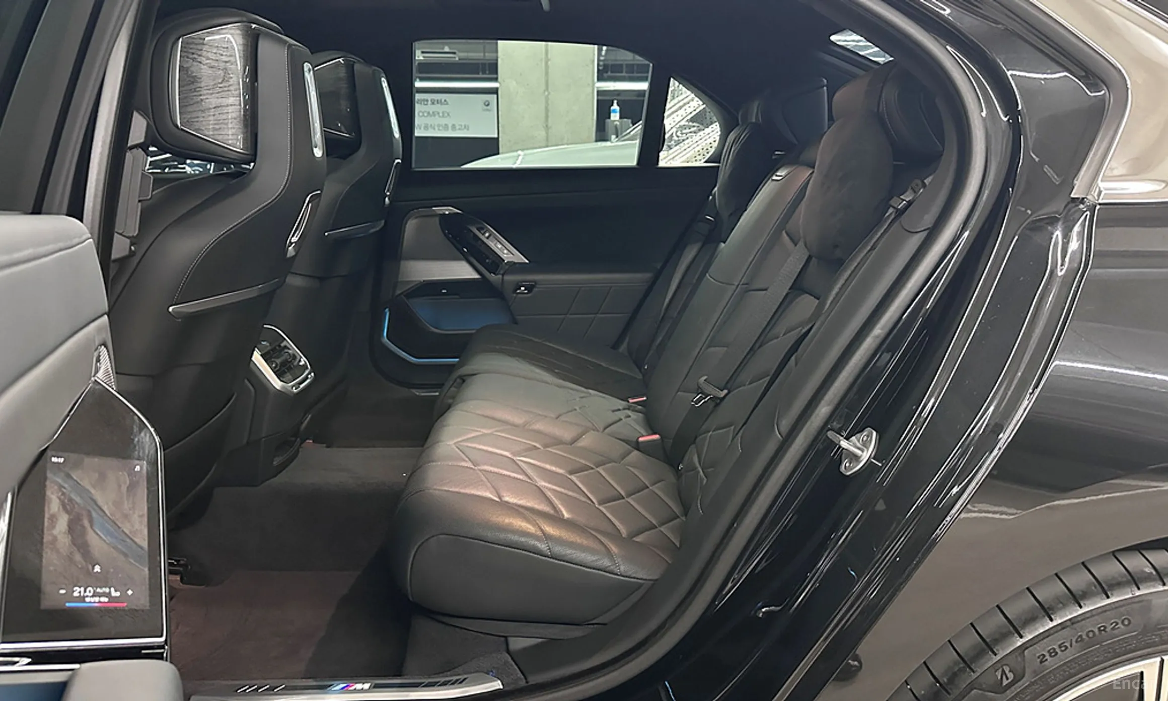 BMW 7 Series (G70) превью 17