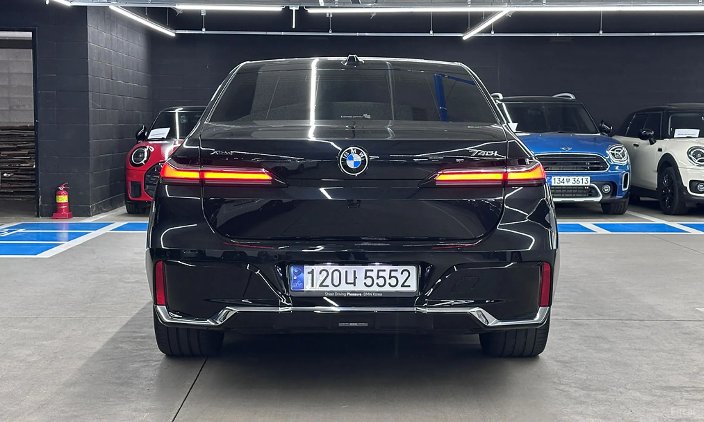 BMW 7 Series (G70) превью 4