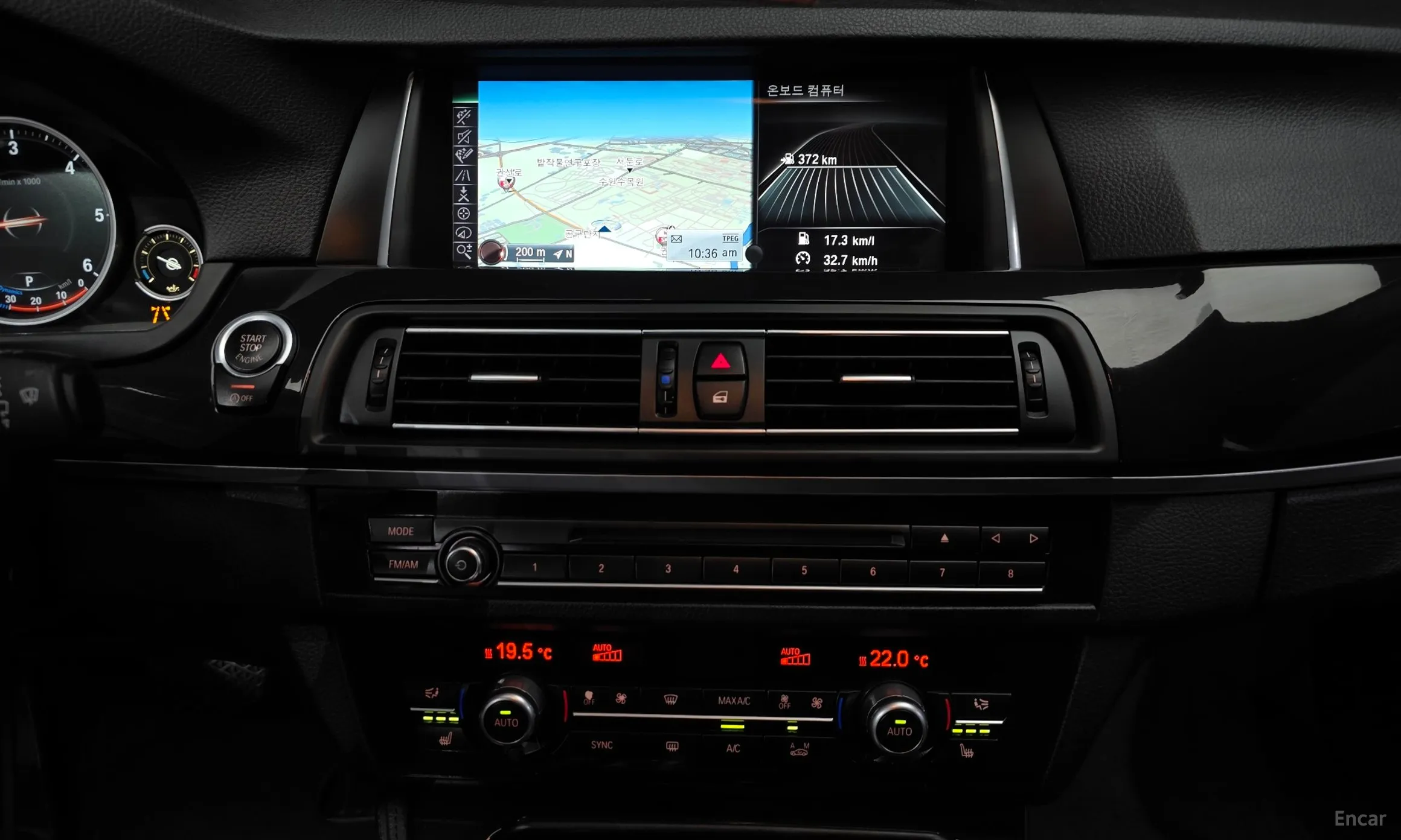 BMW 5 Series (F10) превью 16
