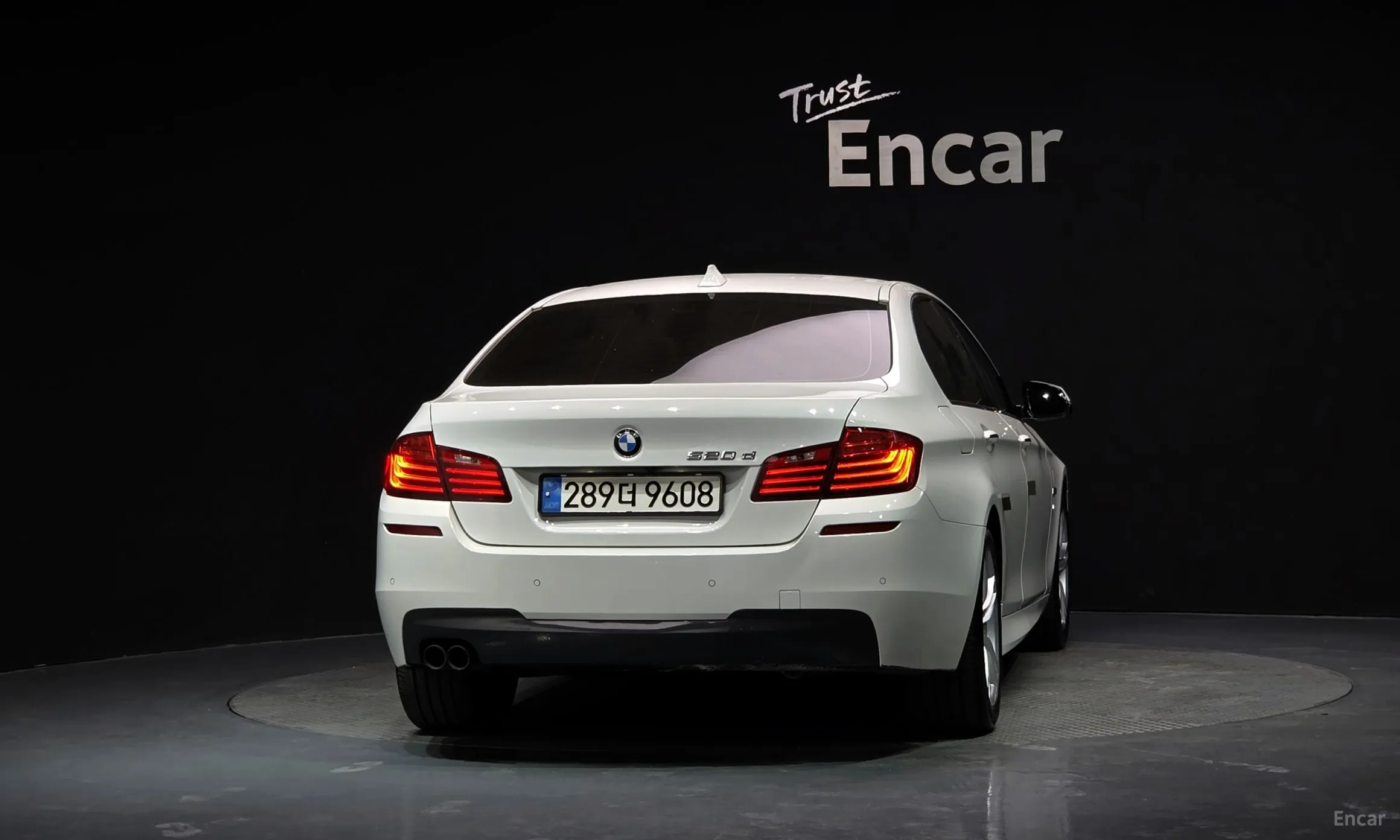 BMW 5 Series (F10) превью 4