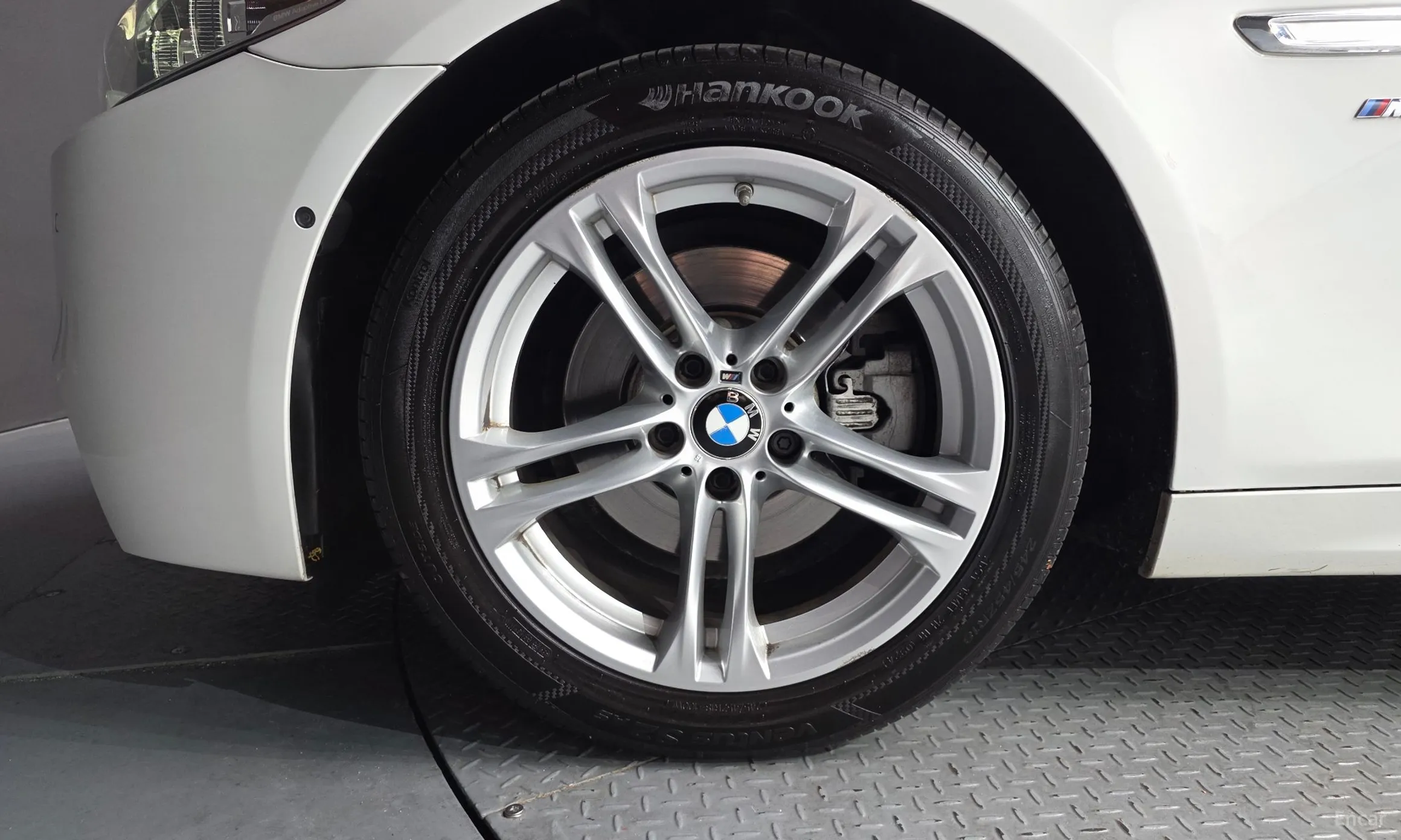 BMW 5 Series (F10) превью 5