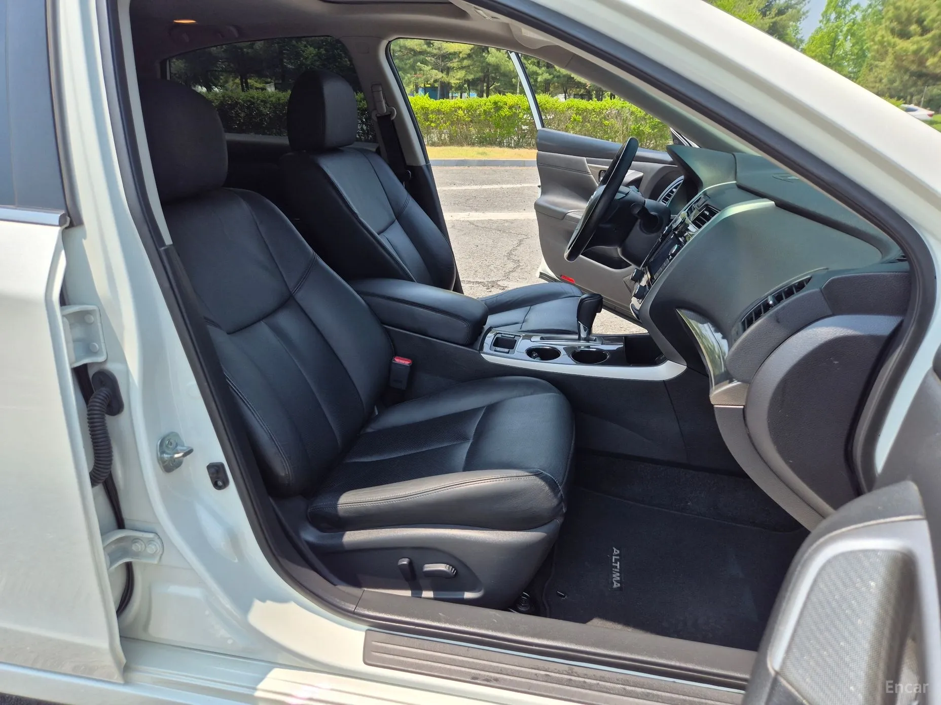 Nissan Altima превью 8