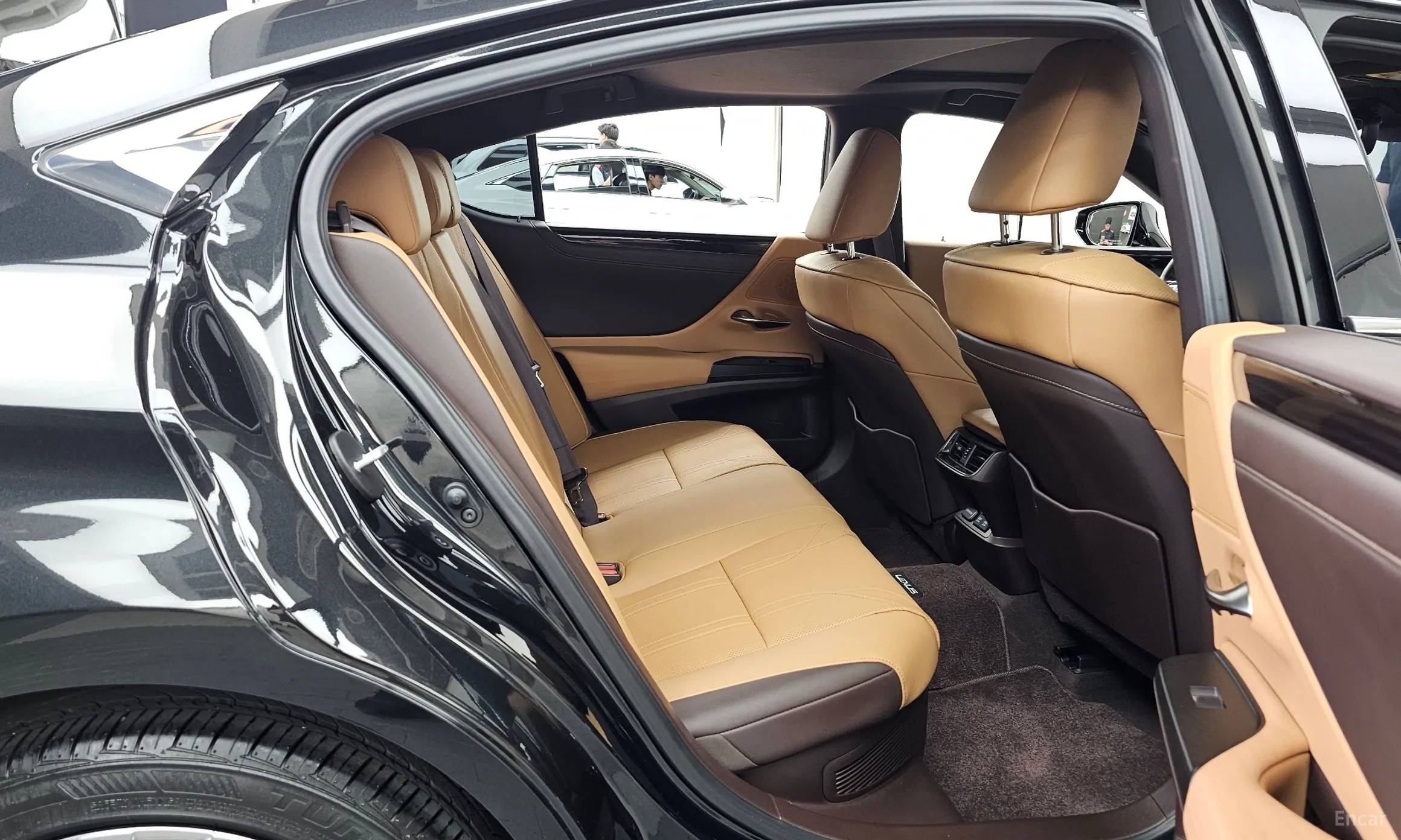 Lexus ES300h 7th Generation превью 12