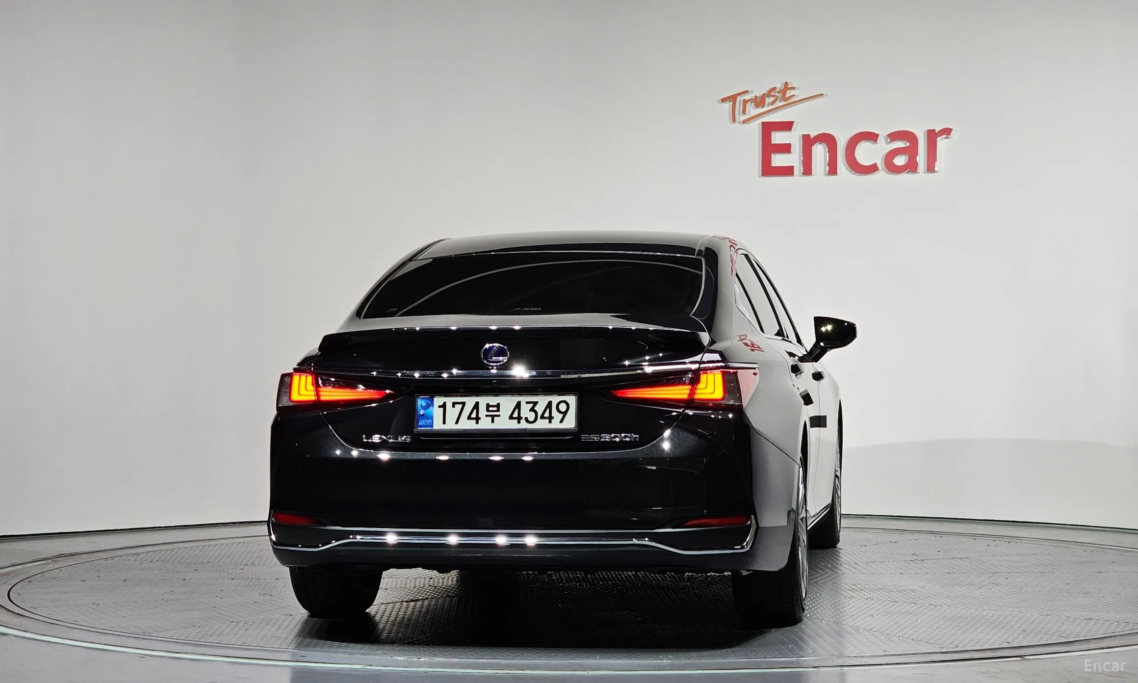 Lexus ES300h 7th Generation превью 4