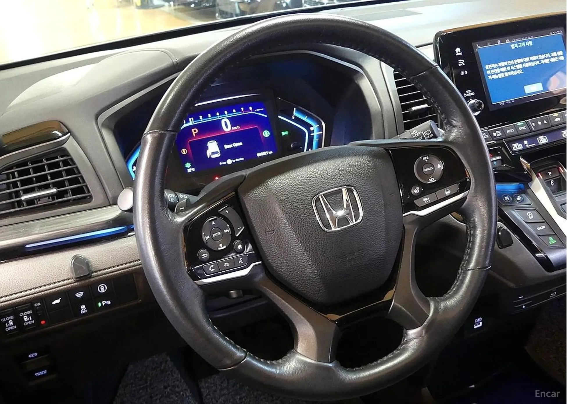 Honda Odyssey превью 12