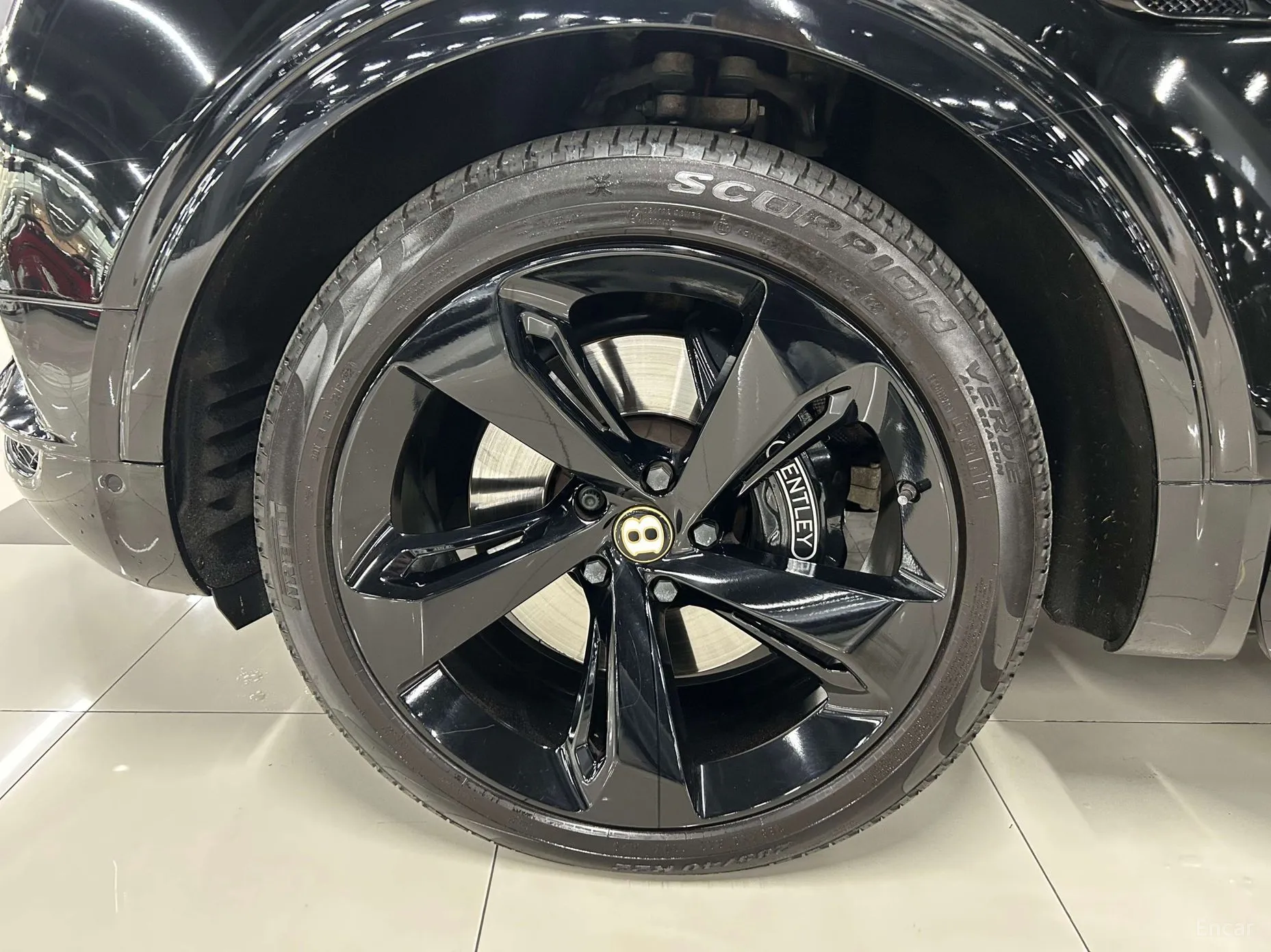 Bentley Bentayga превью 16