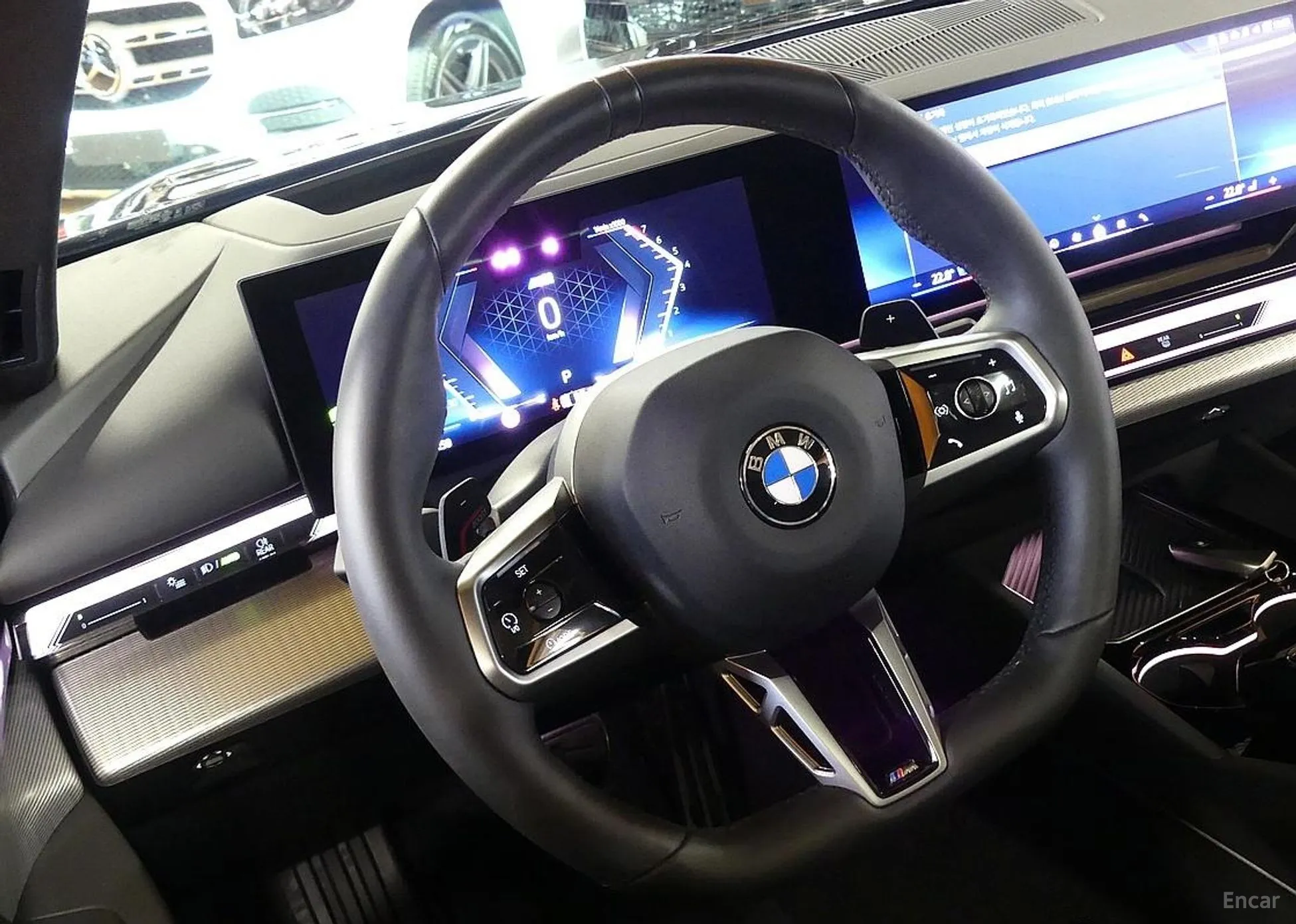 BMW 5 Series (G60) превью 12