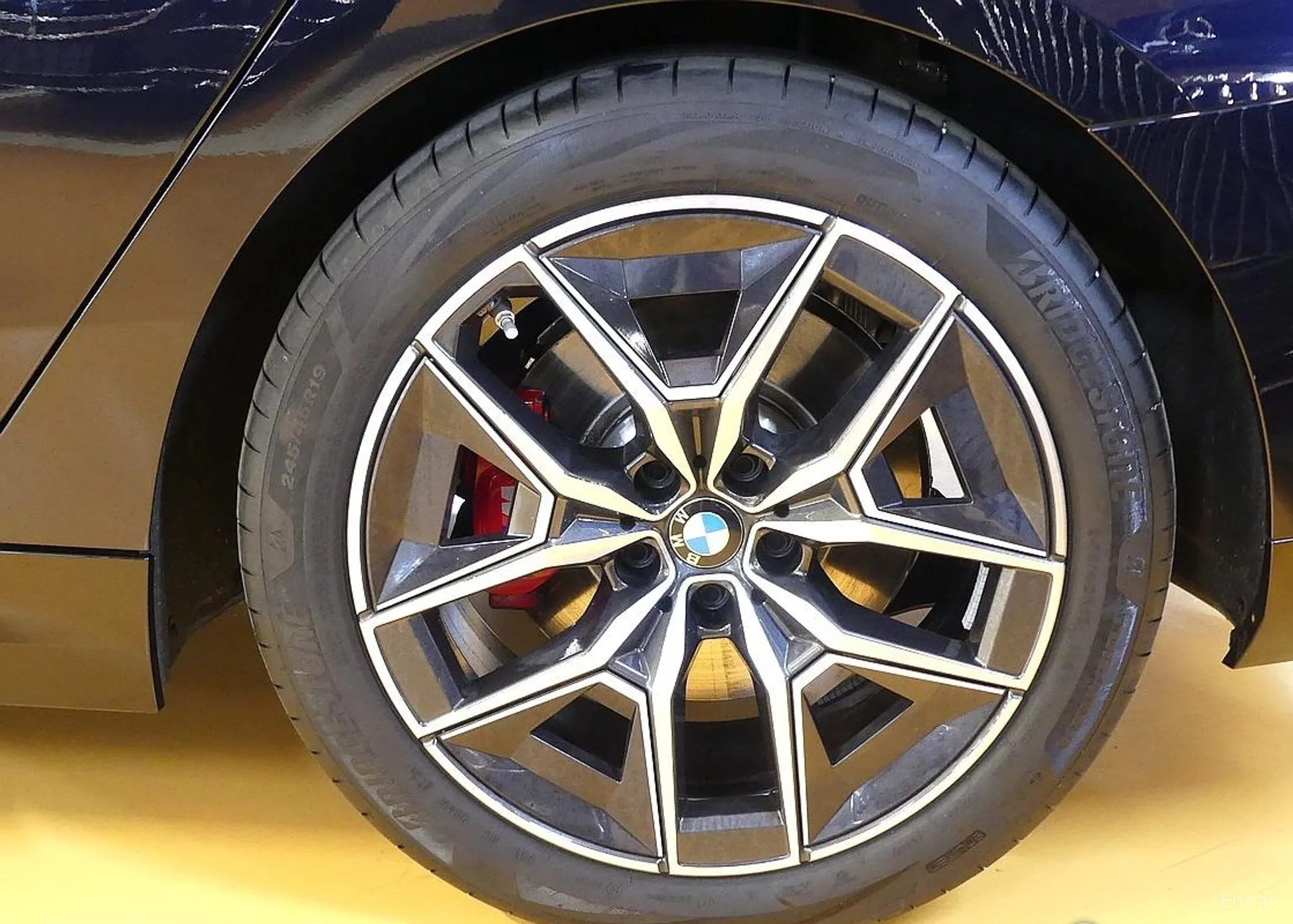 BMW 5 Series (G60) превью 5