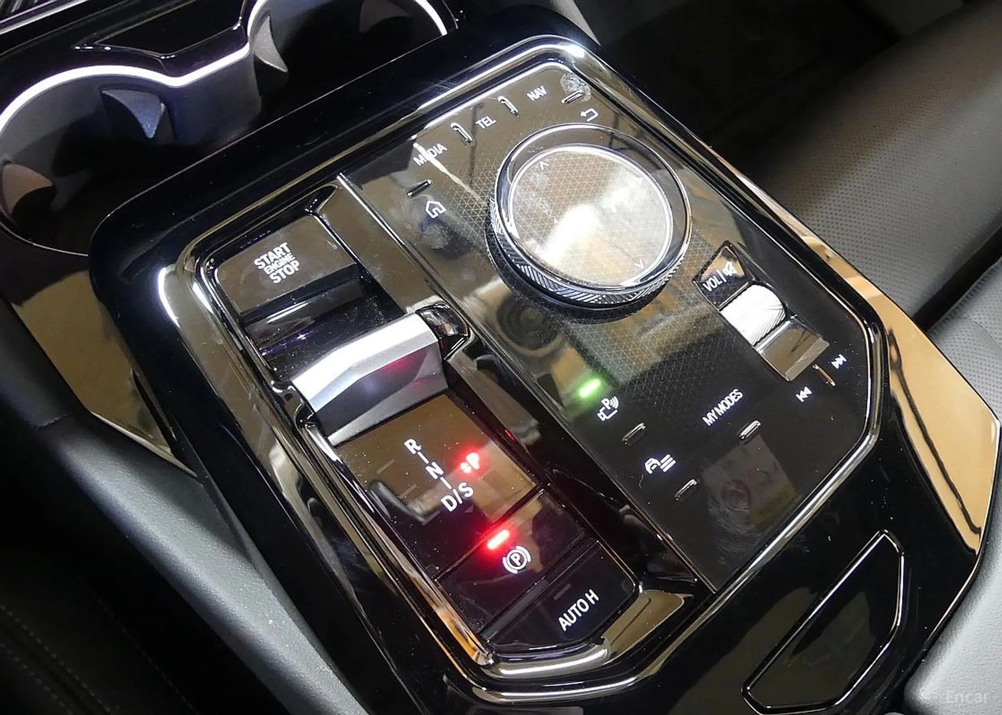 BMW 5 Series (G60) превью 9