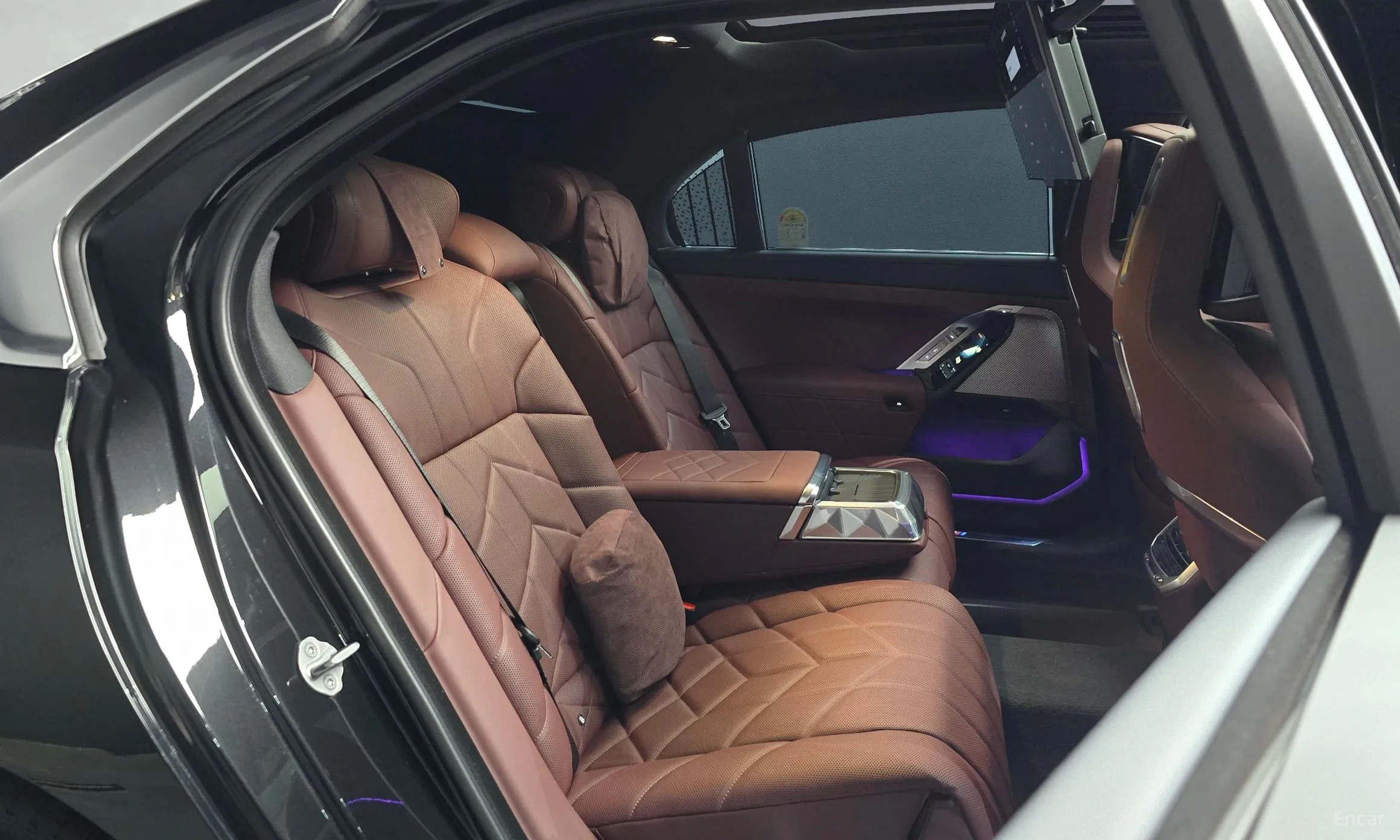 BMW 7 Series (G70) превью 11