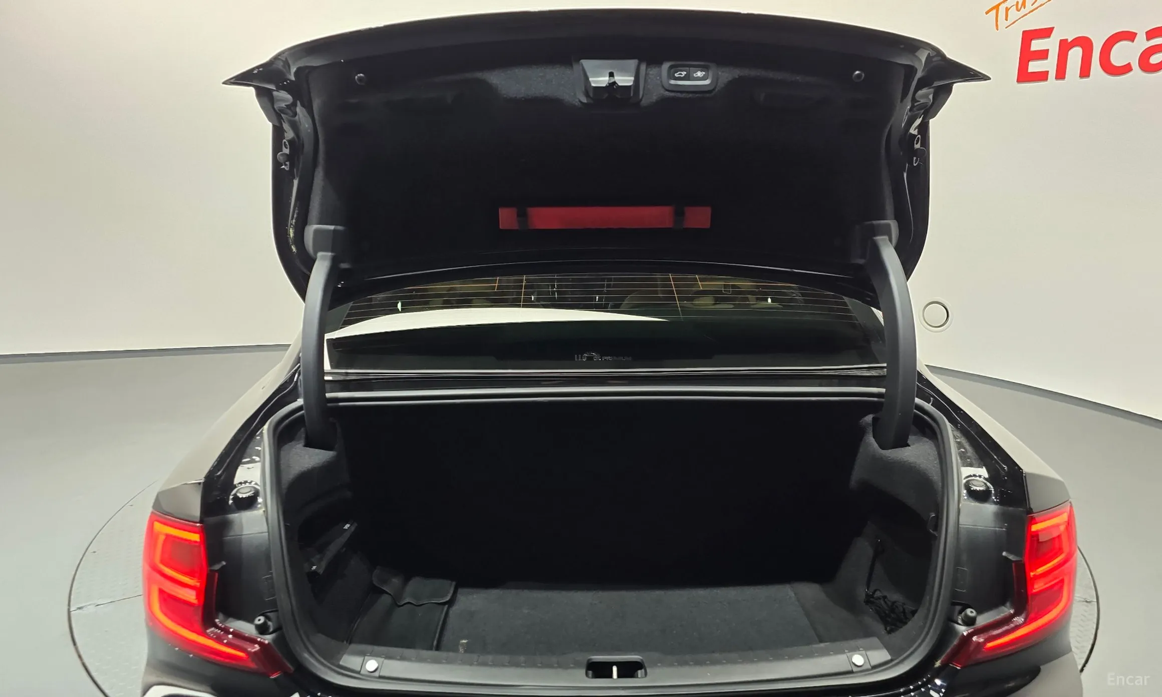 Volvo S90 превью 17