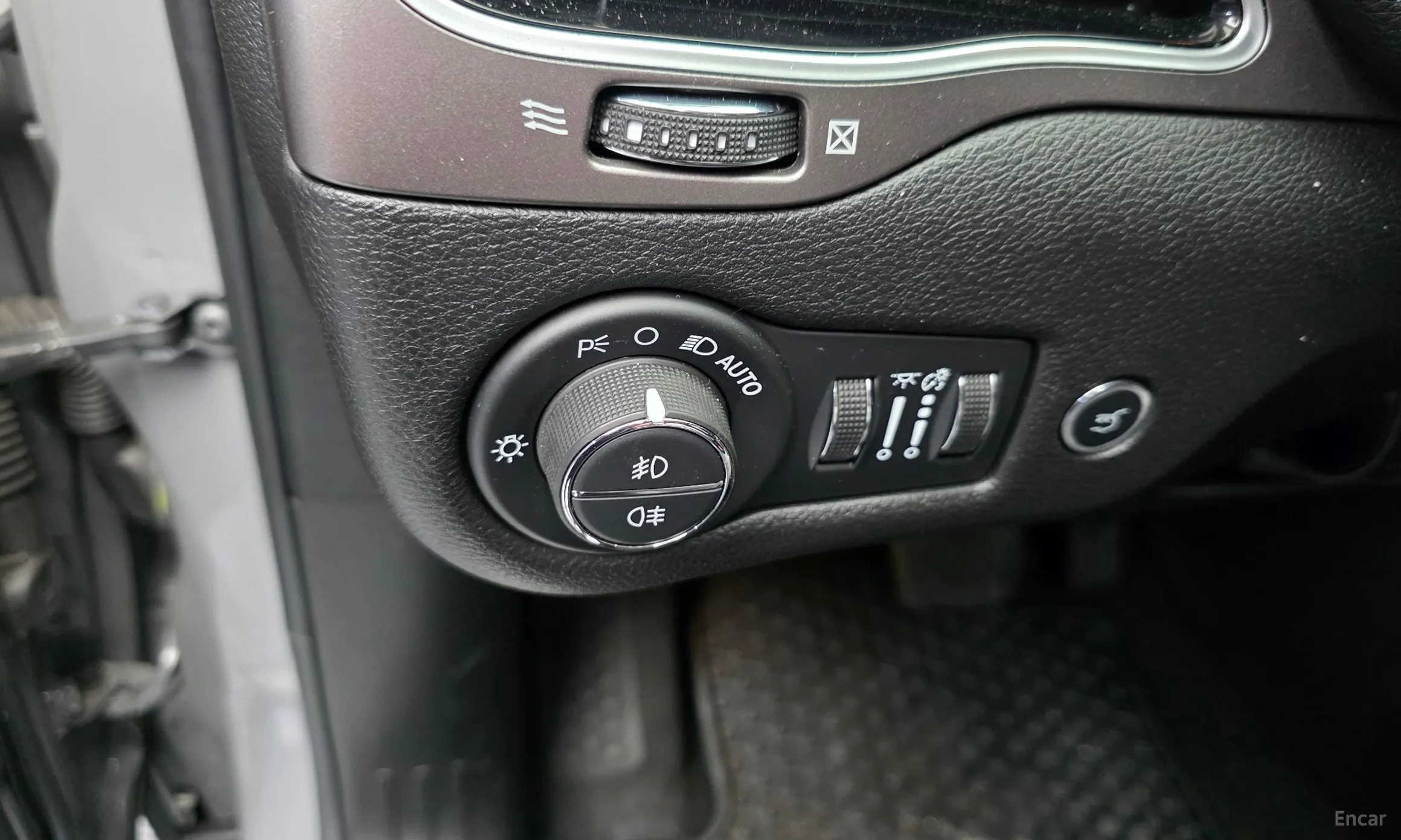 Jeep Cherokee (KL) превью 18