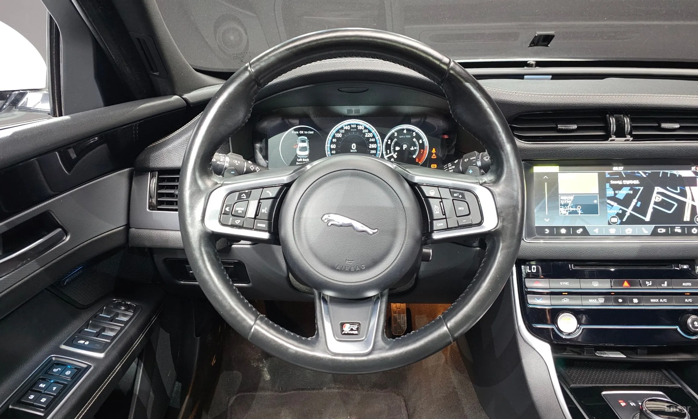 Jaguar XF (x260) превью 13
