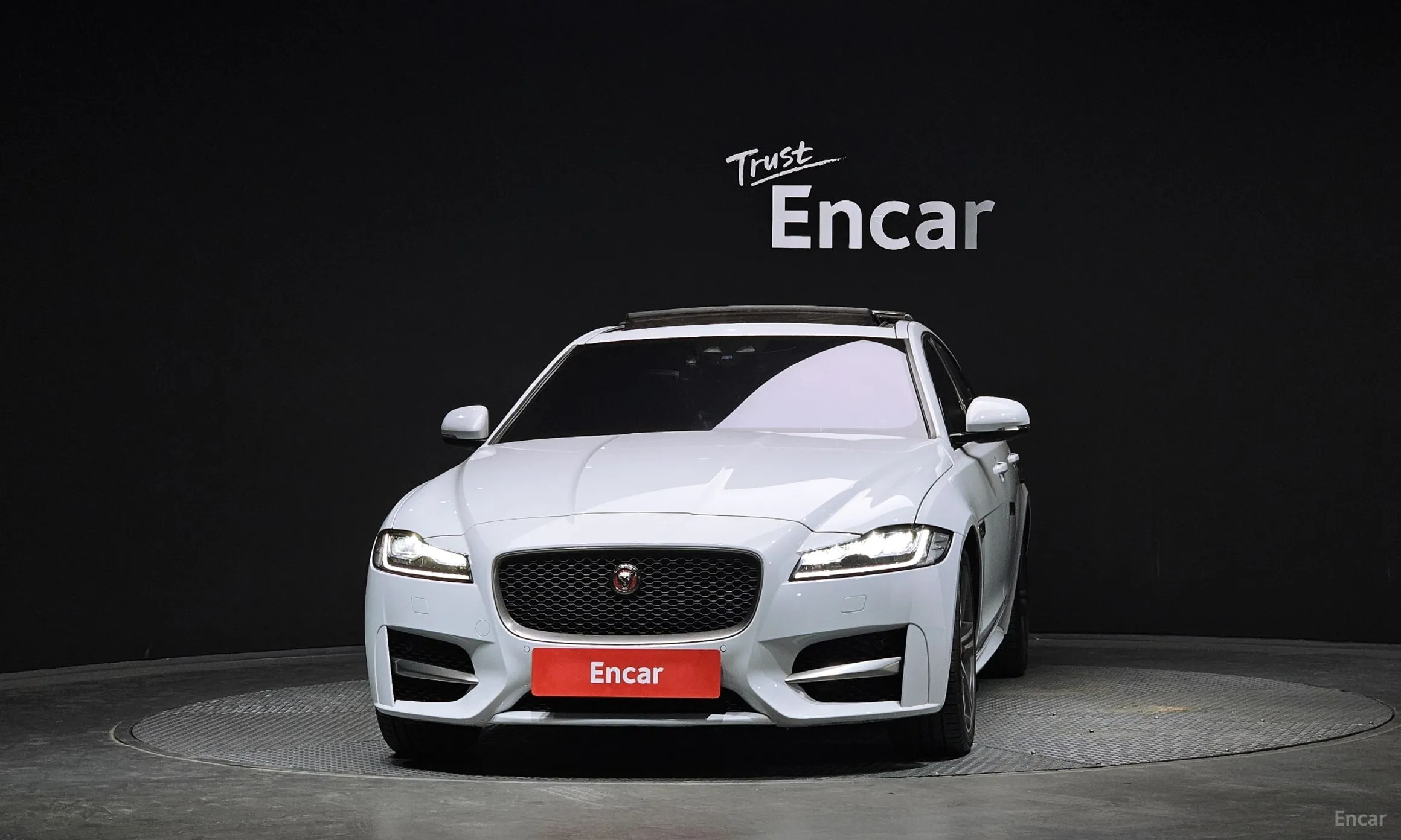 Jaguar XF (x260) превью 3