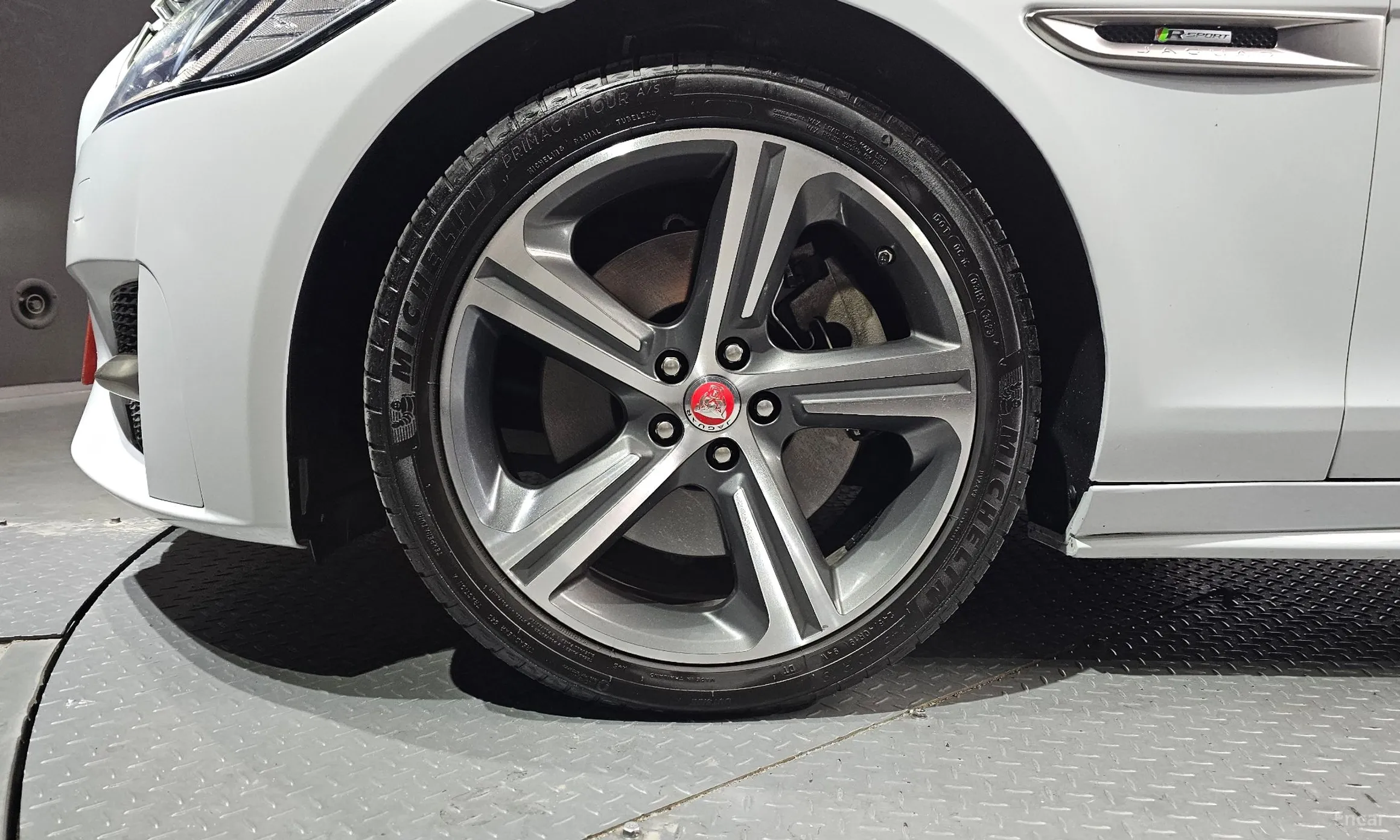 Jaguar XF (x260) превью 5