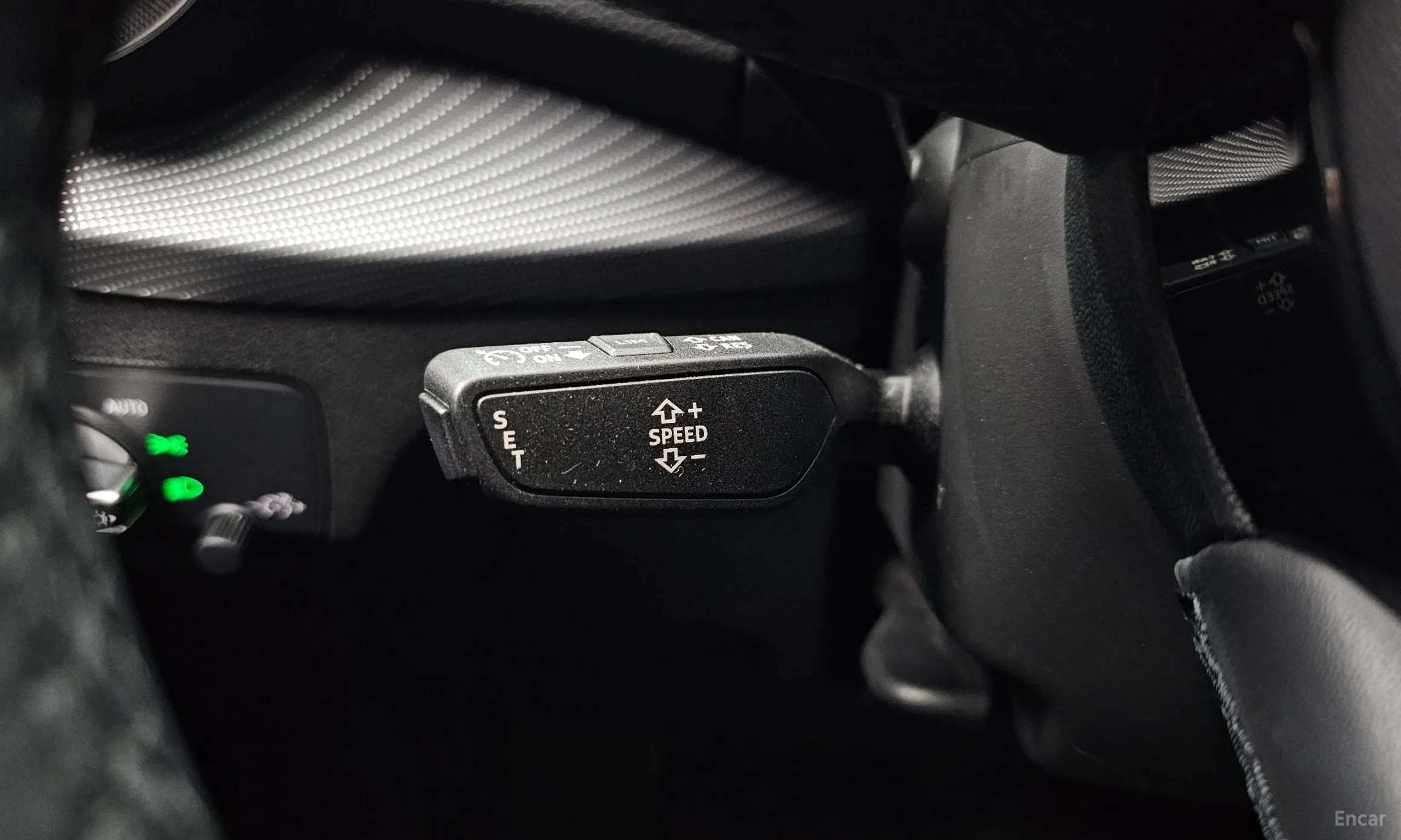 Audi Q2 превью 13