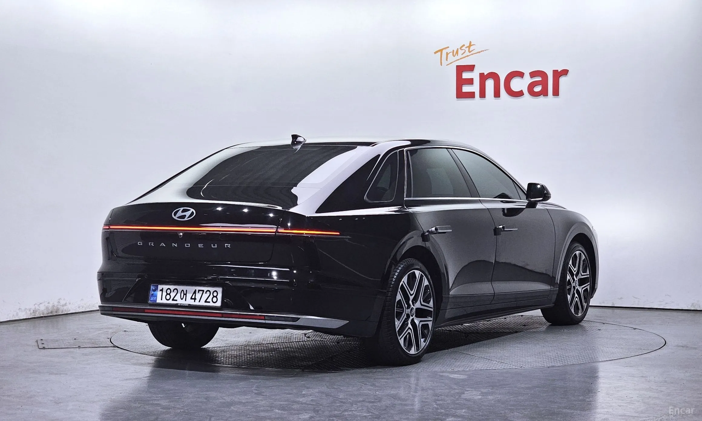 Hyundai Grandeur (GN7)