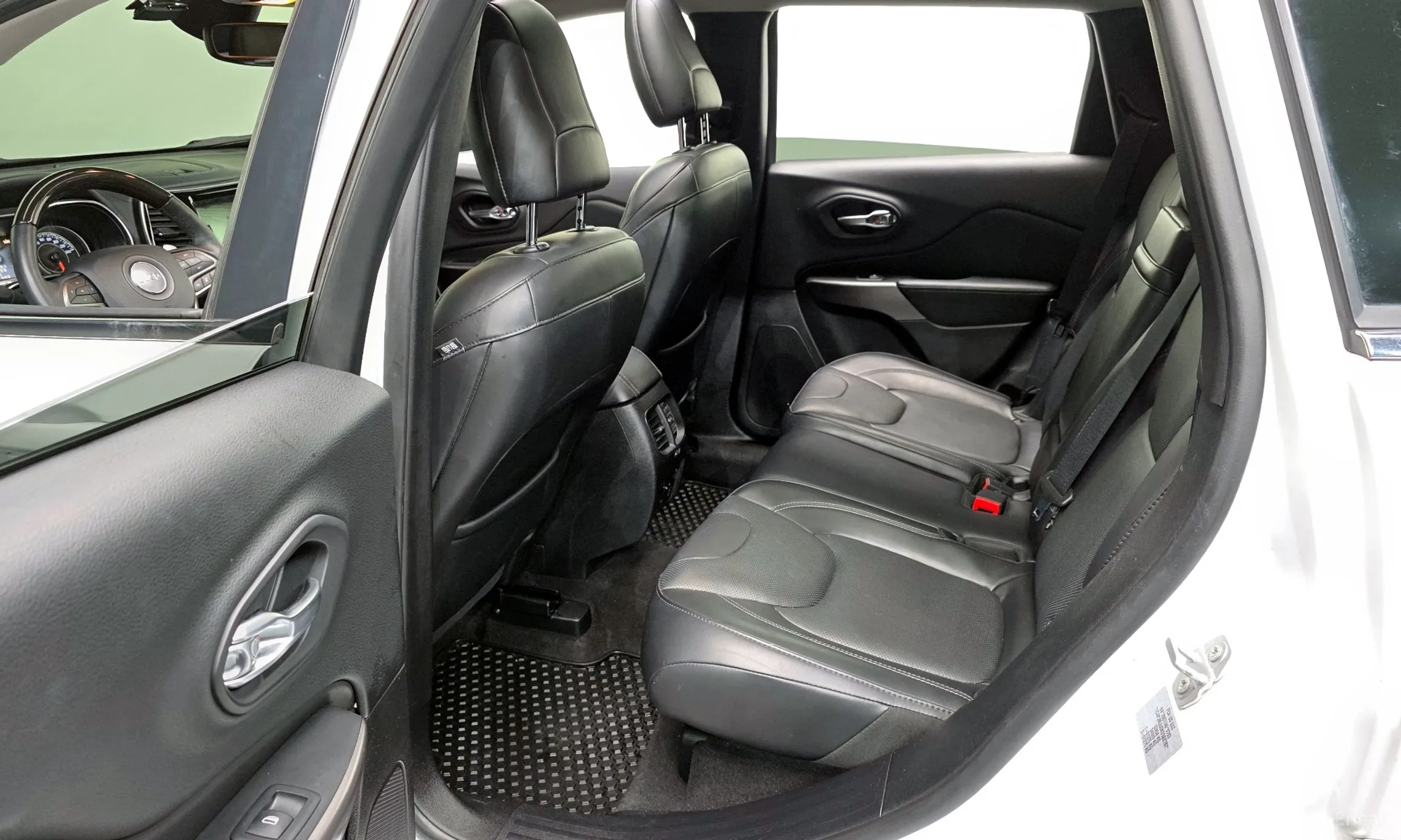 Jeep Cherokee (KL) превью 12