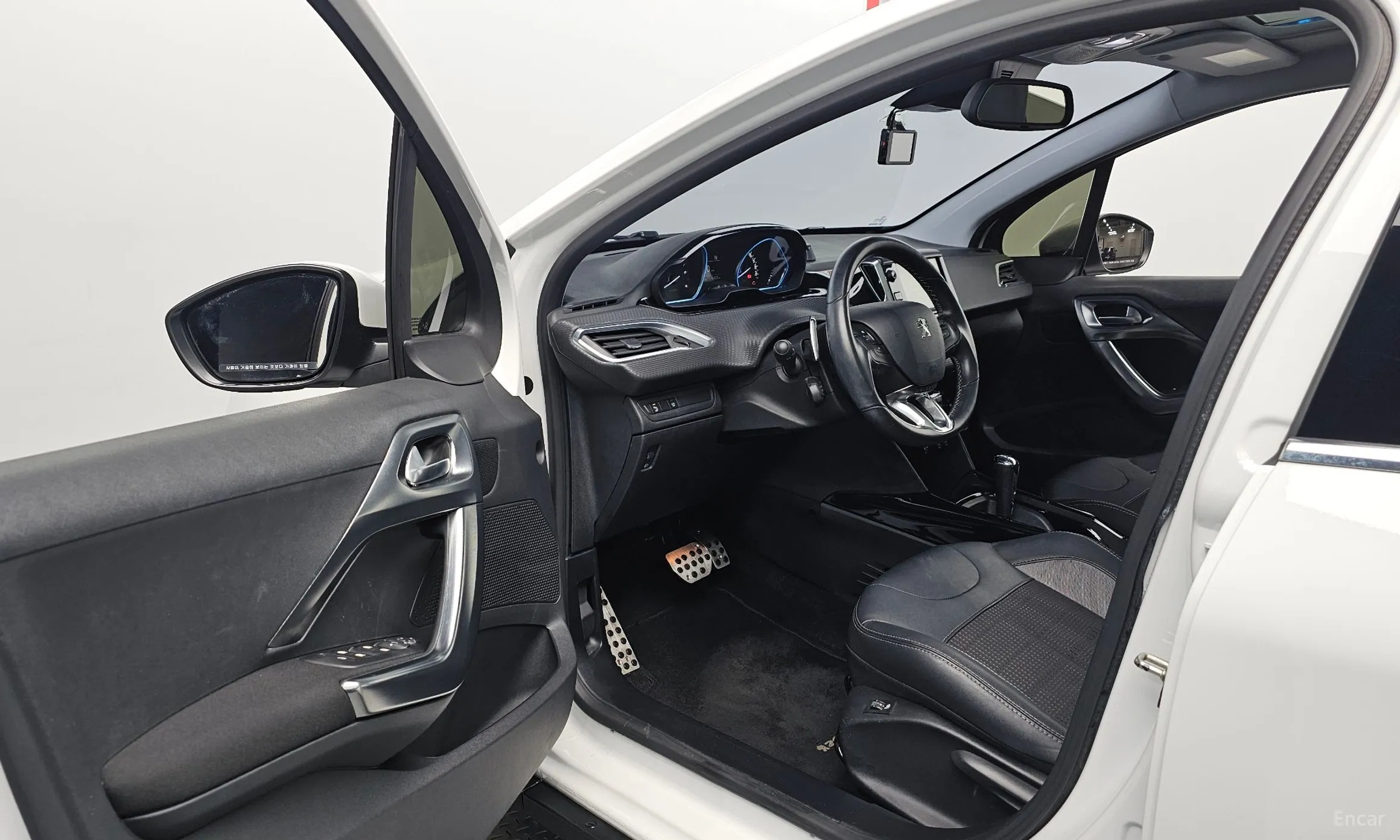 Peugeot 2008. превью 10