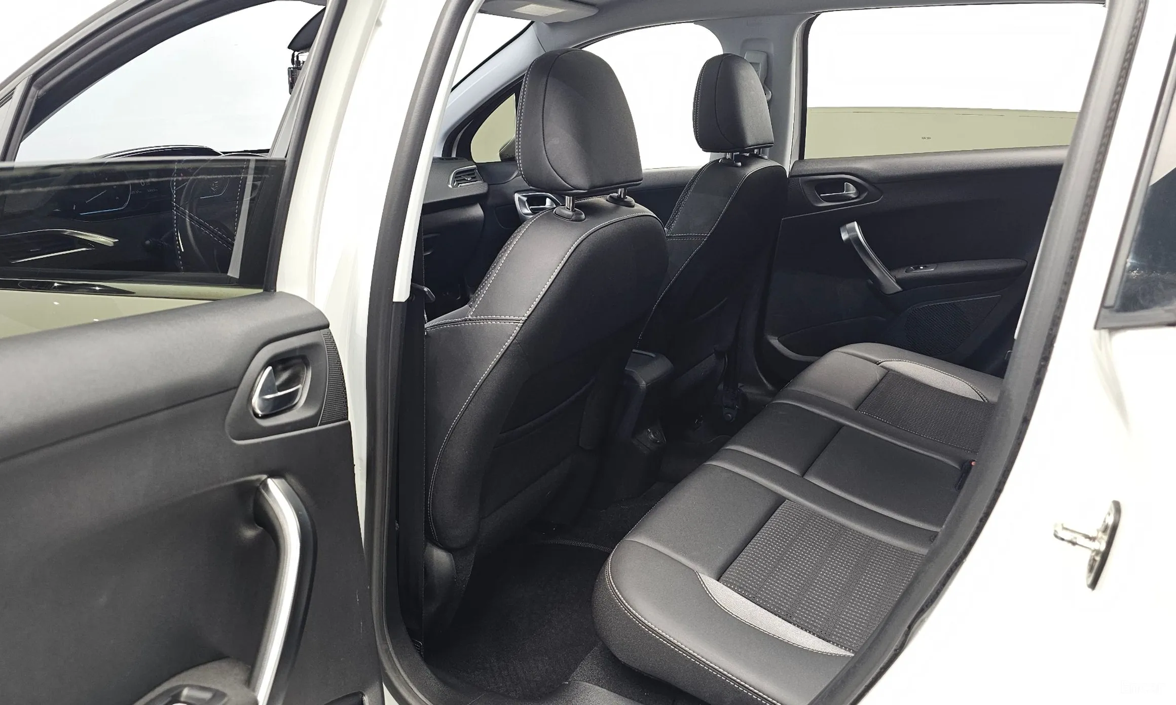 Peugeot 2008. превью 11