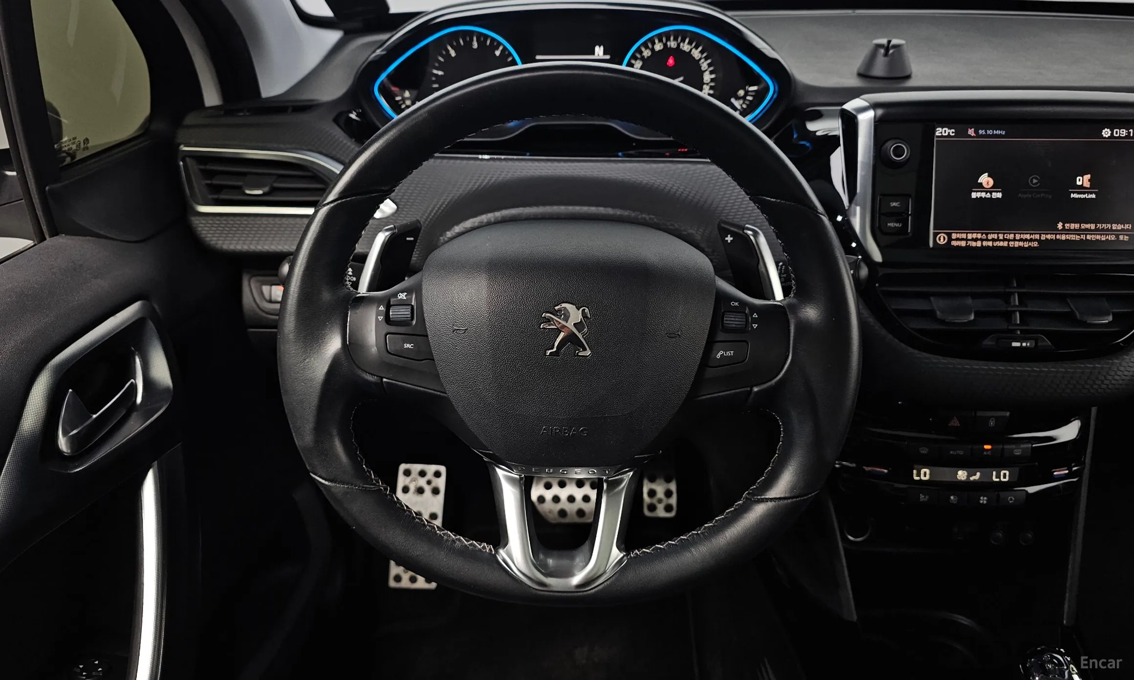 Peugeot 2008. превью 13