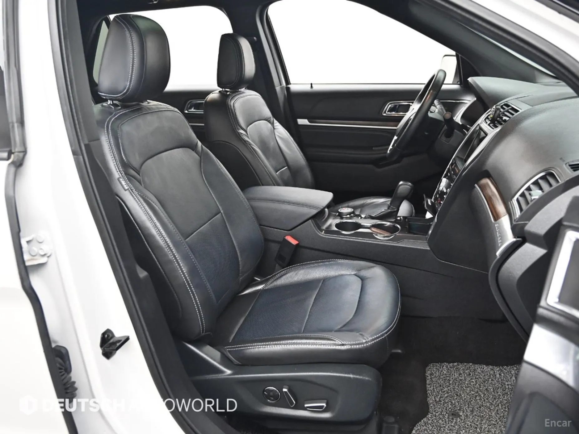 Ford Explorer превью 10