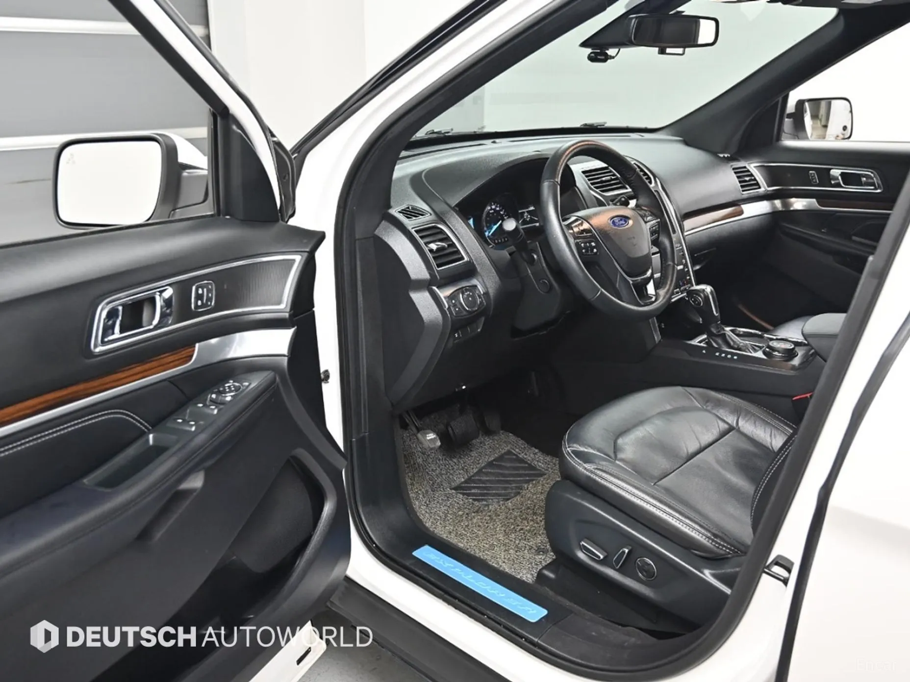 Ford Explorer превью 11