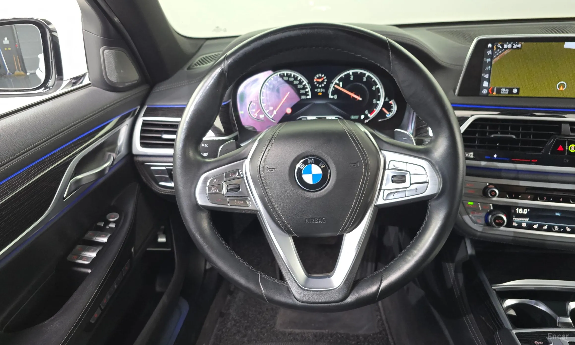 BMW 7 Series (G11) превью 13