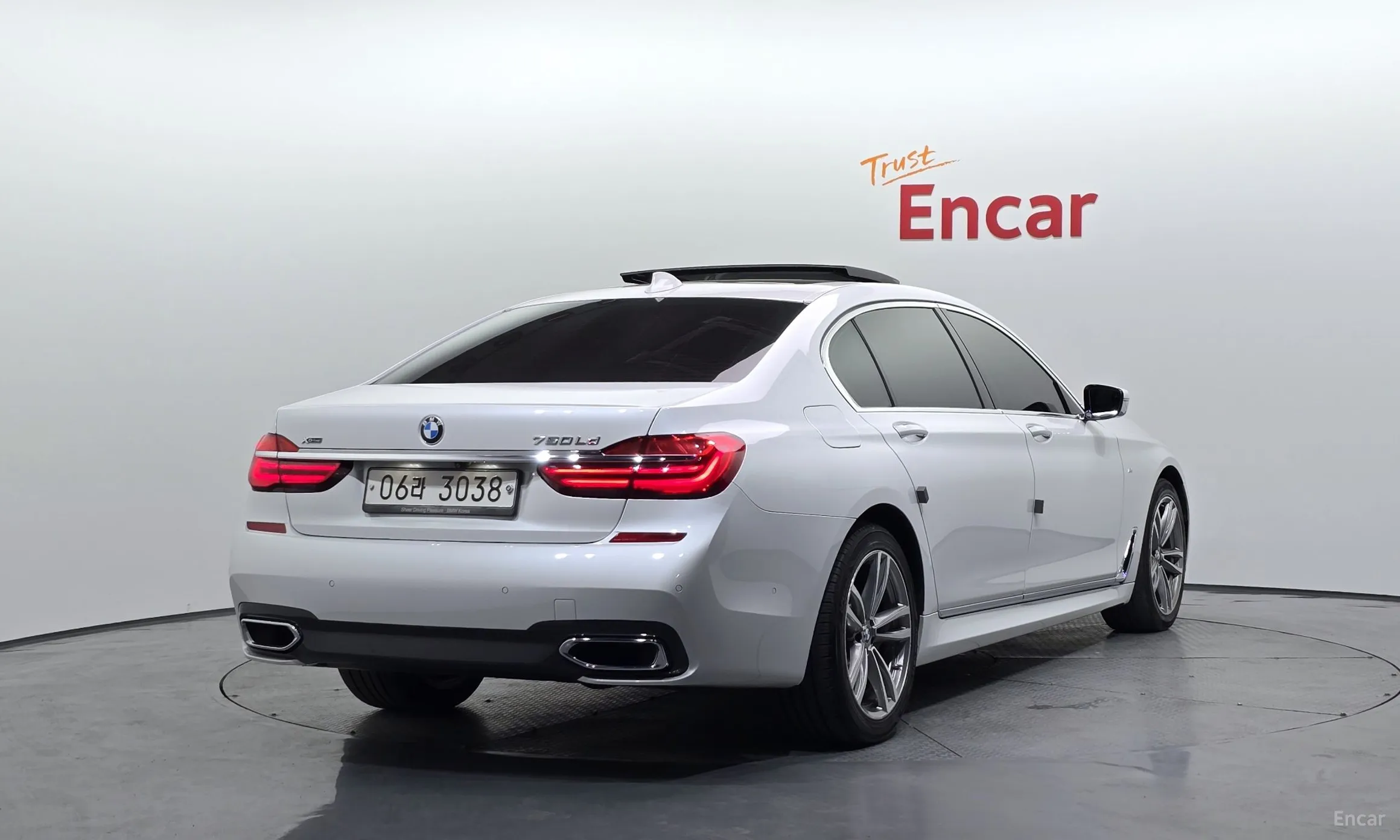 BMW 7 Series (G11) превью 2