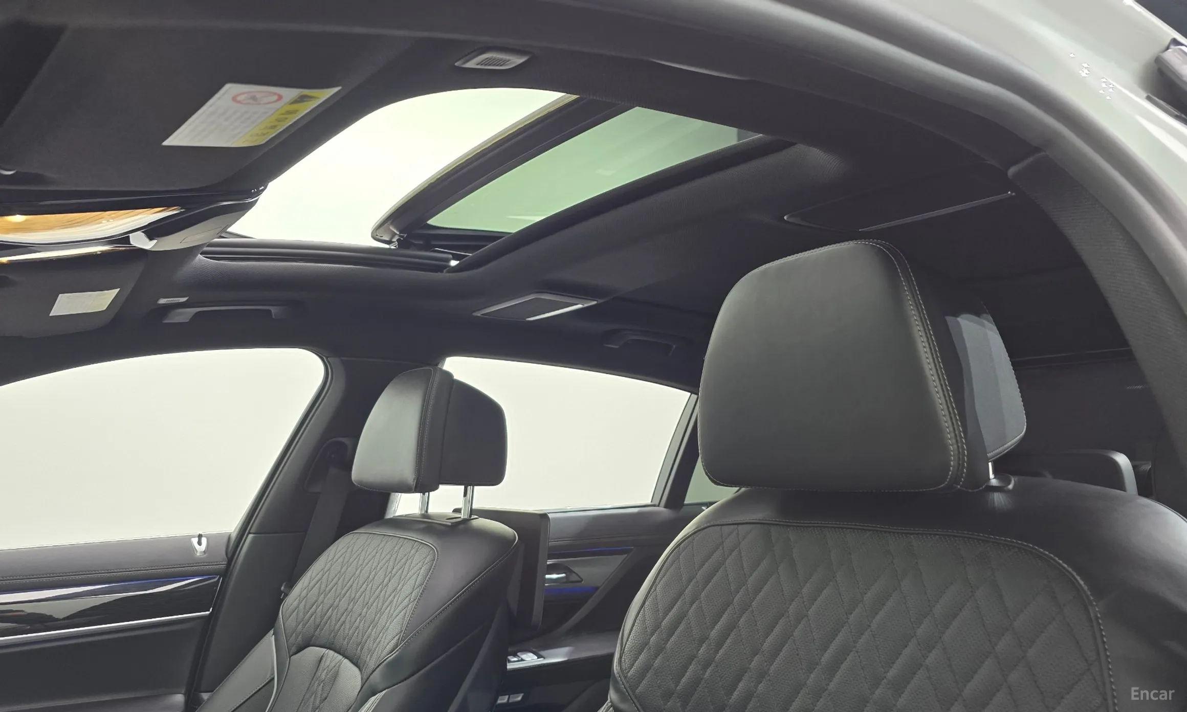 BMW 7 Series (G11) превью 16