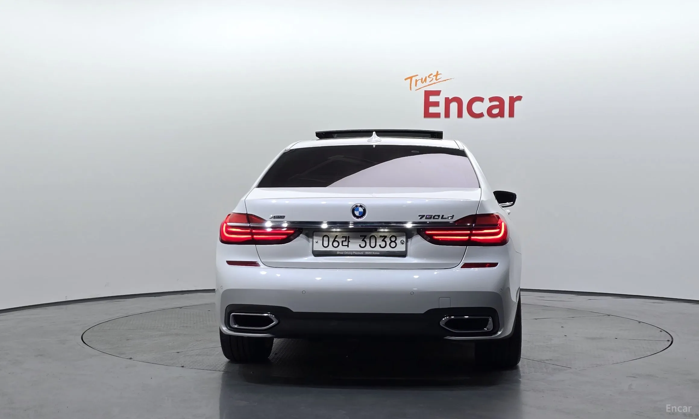 BMW 7 Series (G11) превью 4