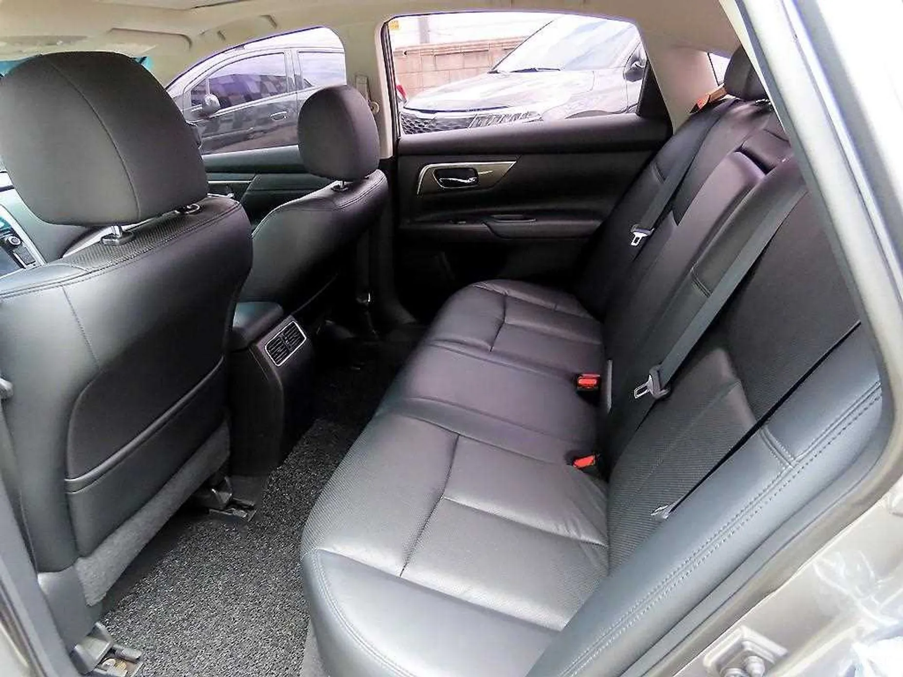 Nissan Altima превью 6