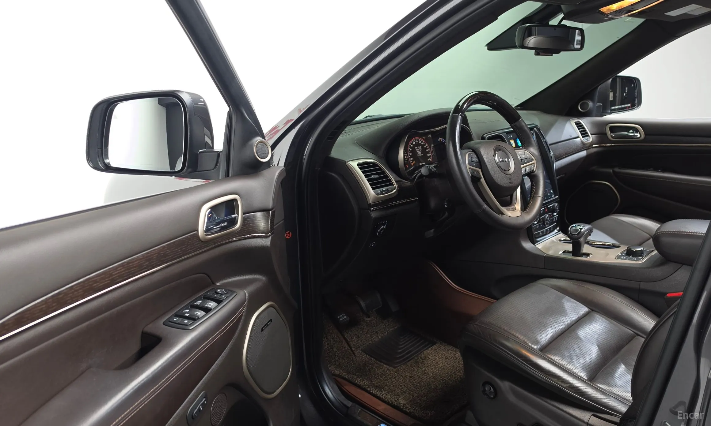Jeep Grand Cherokee превью 10