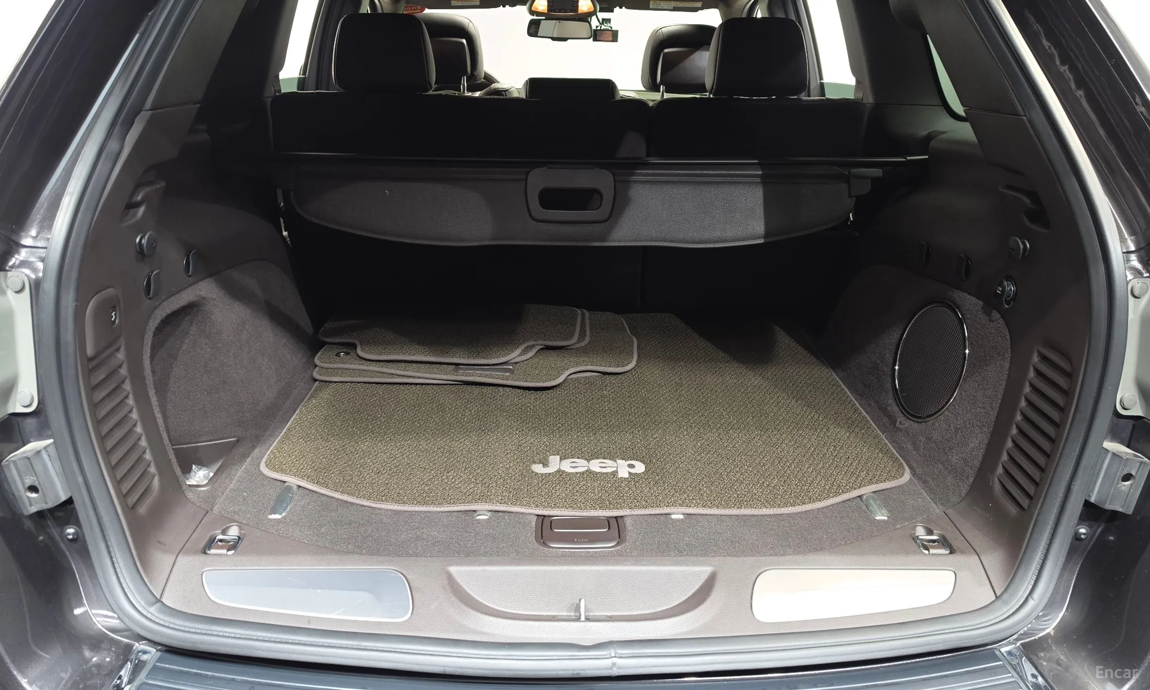 Jeep Grand Cherokee превью 20