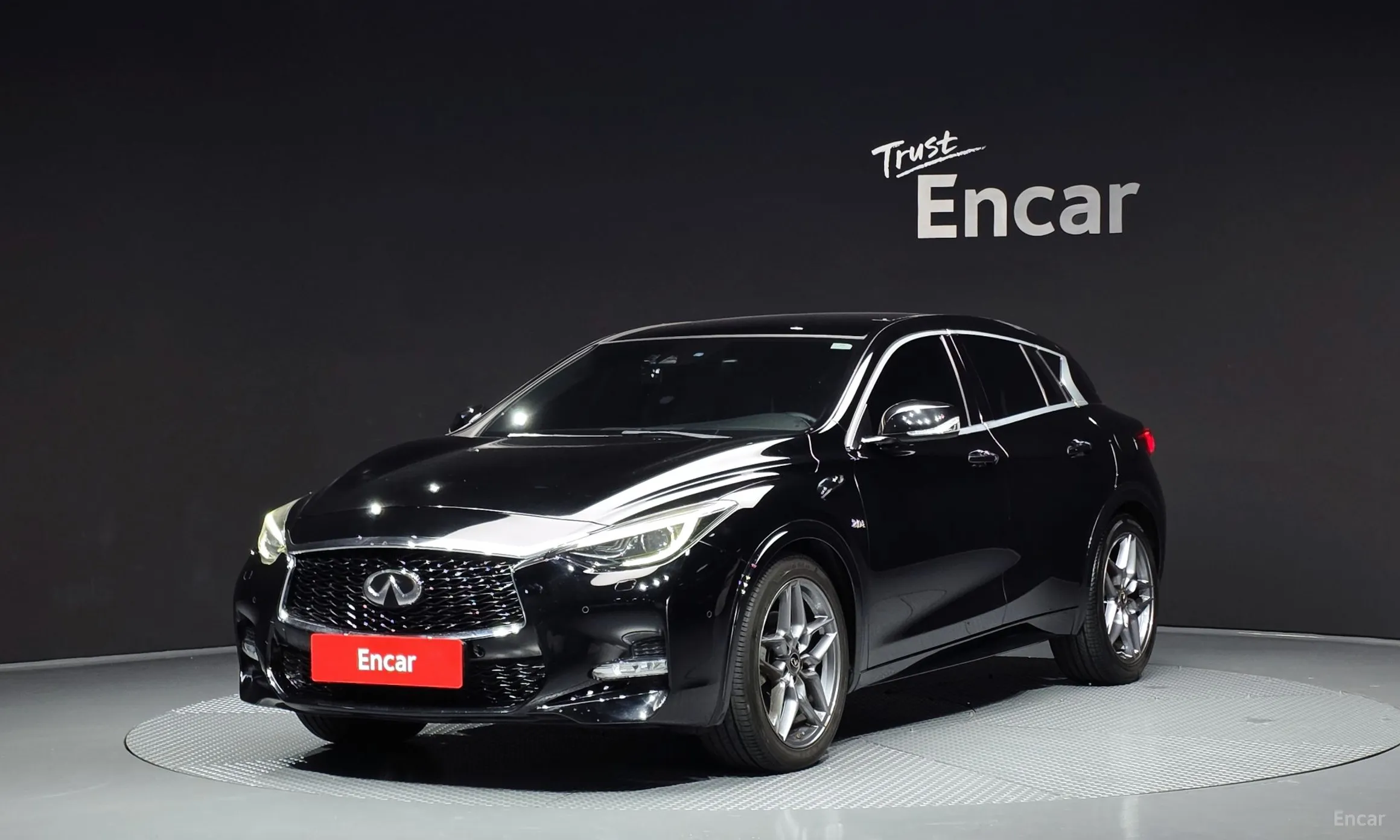 Infiniti Q30