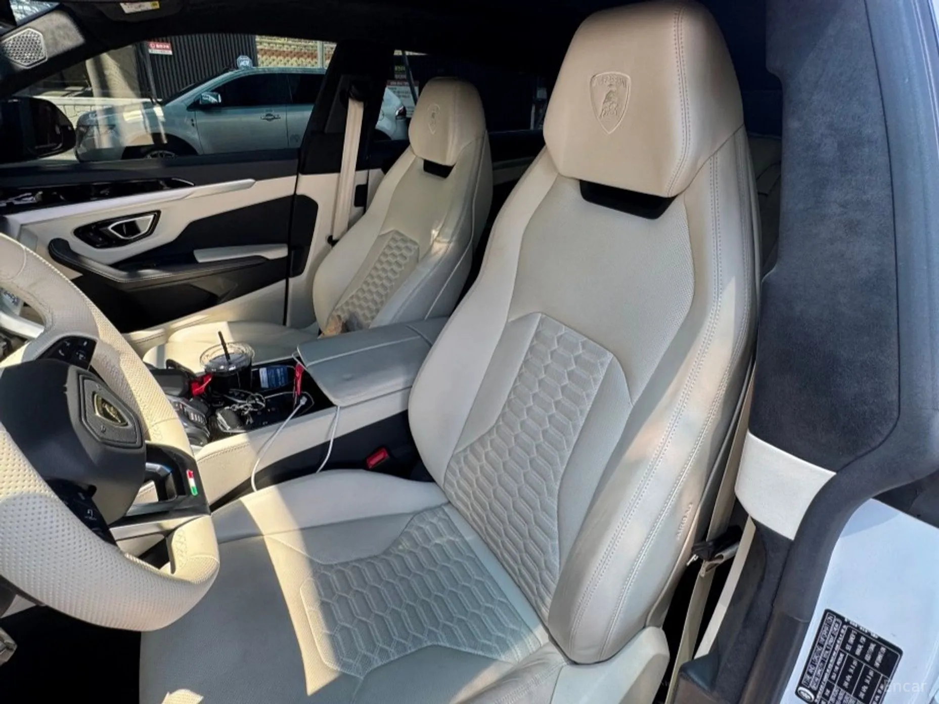Lamborghini Urus превью 11