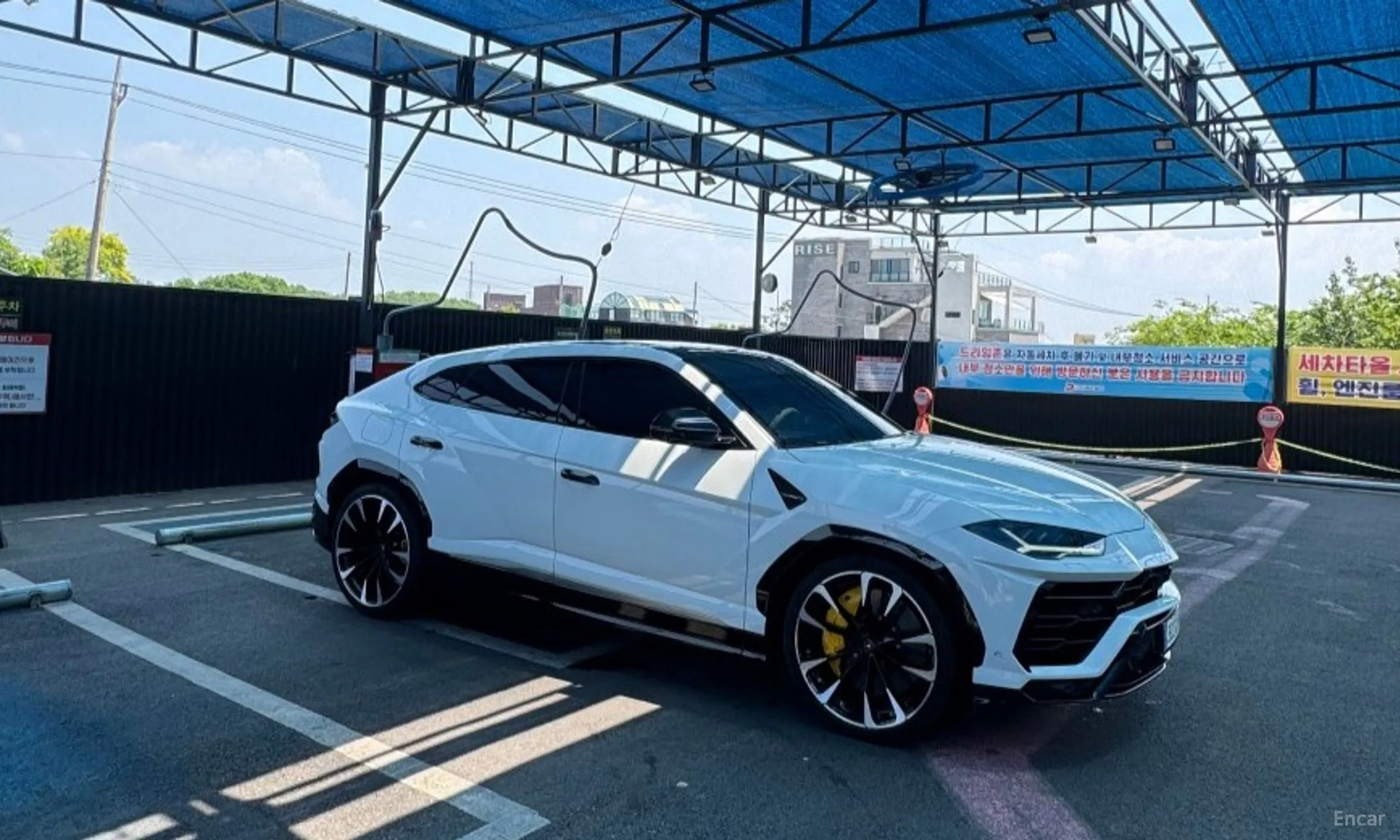 Lamborghini Urus превью 5