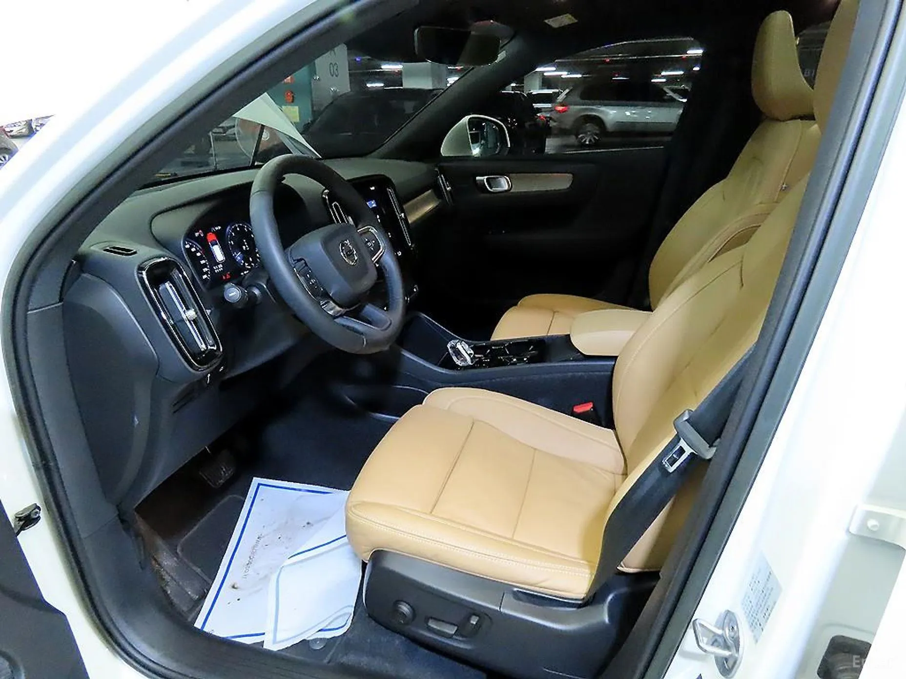 Volvo XC40 превью 10