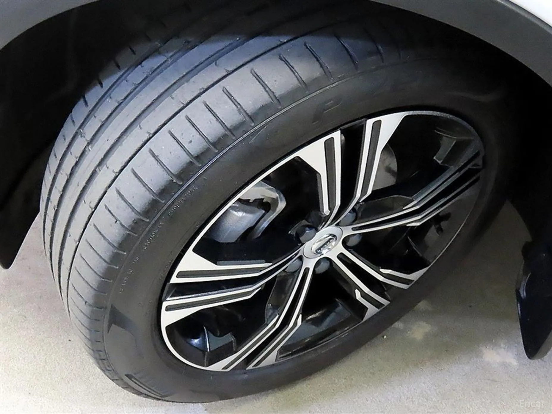 Volvo XC40 превью 5