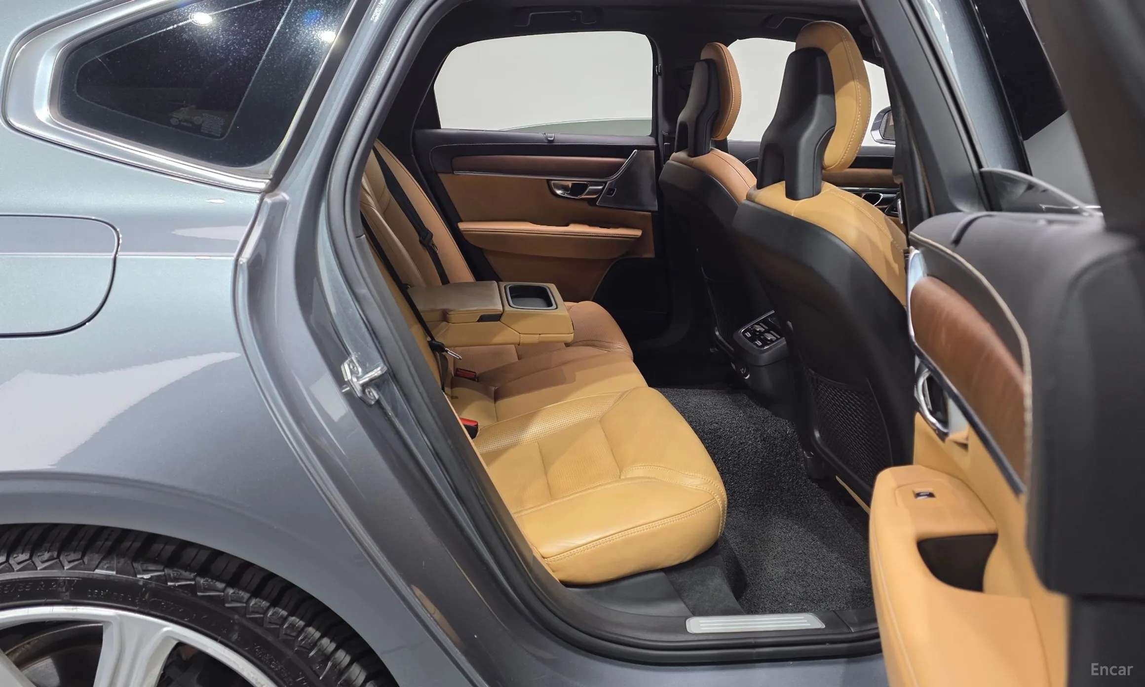 Volvo S90 превью 12
