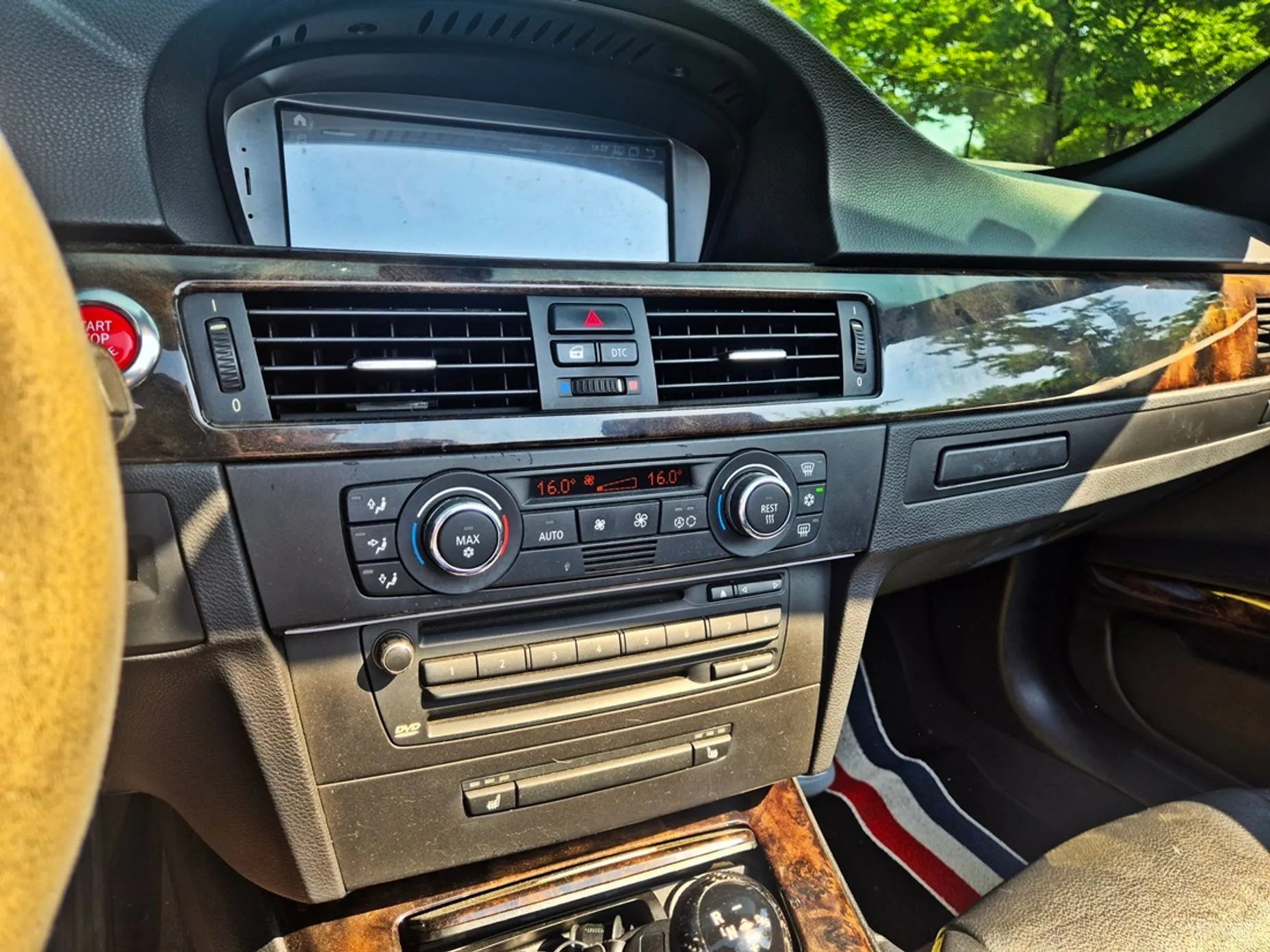 BMW 3 Series (E90) превью 12