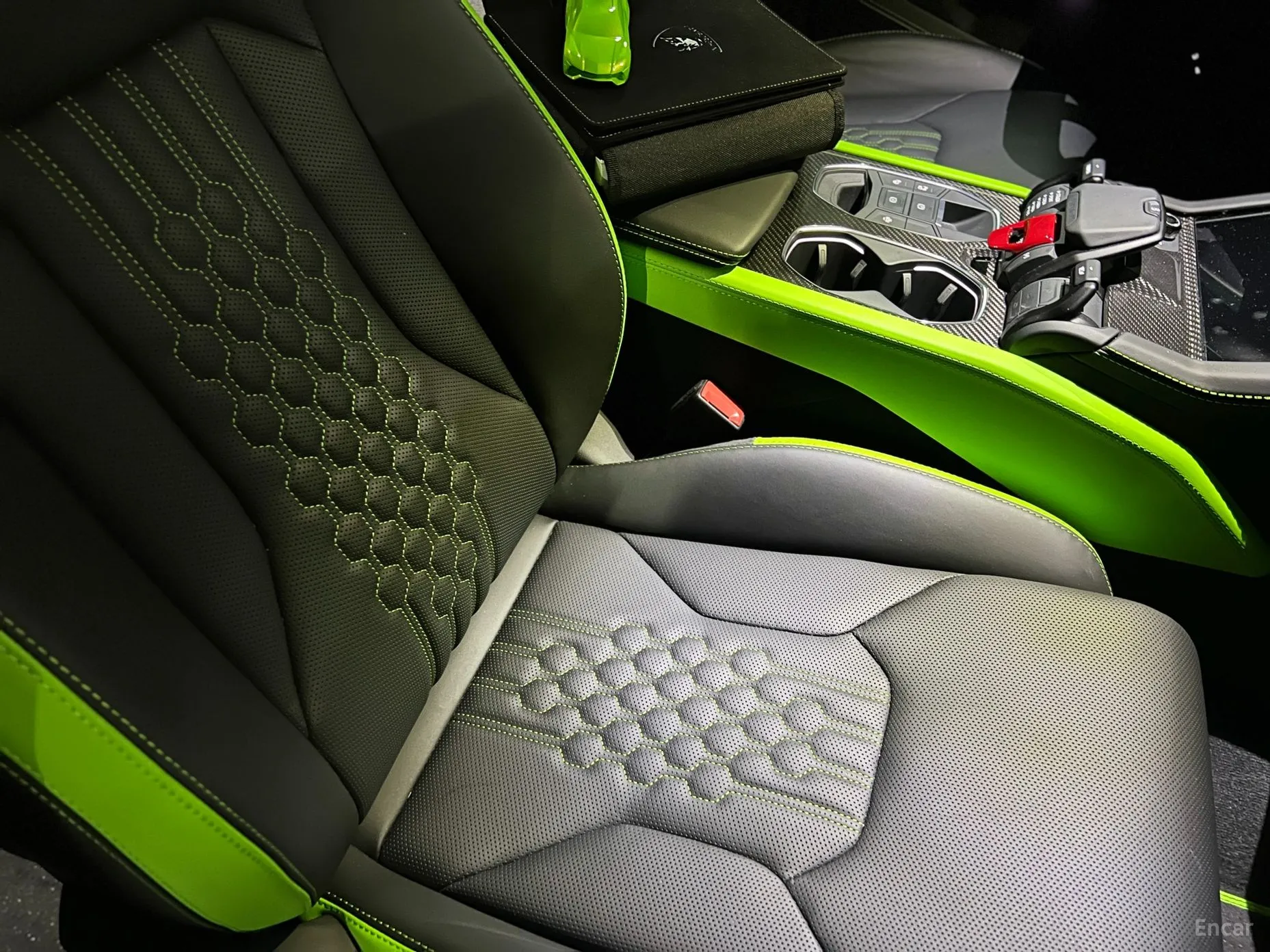 Lamborghini Urus превью 12