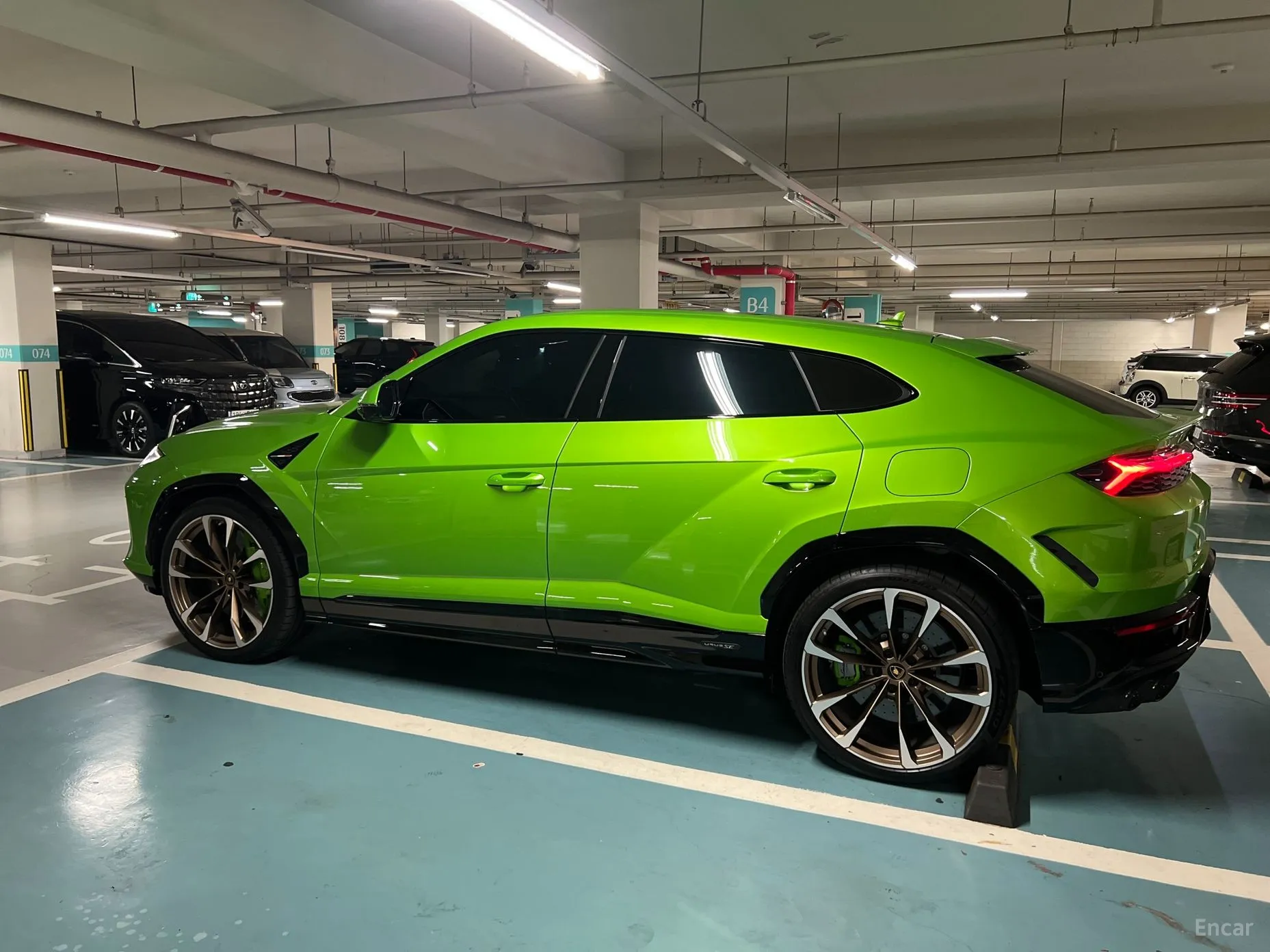 Lamborghini Urus превью 3