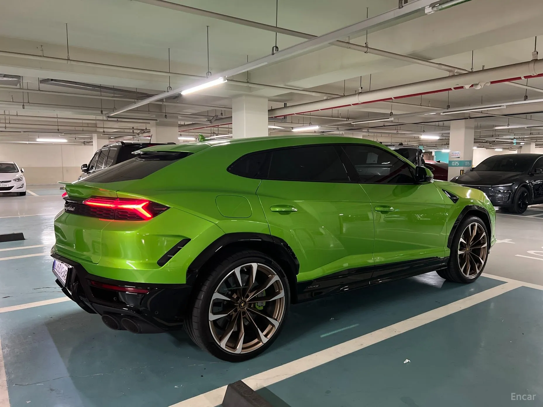 Lamborghini Urus превью 5