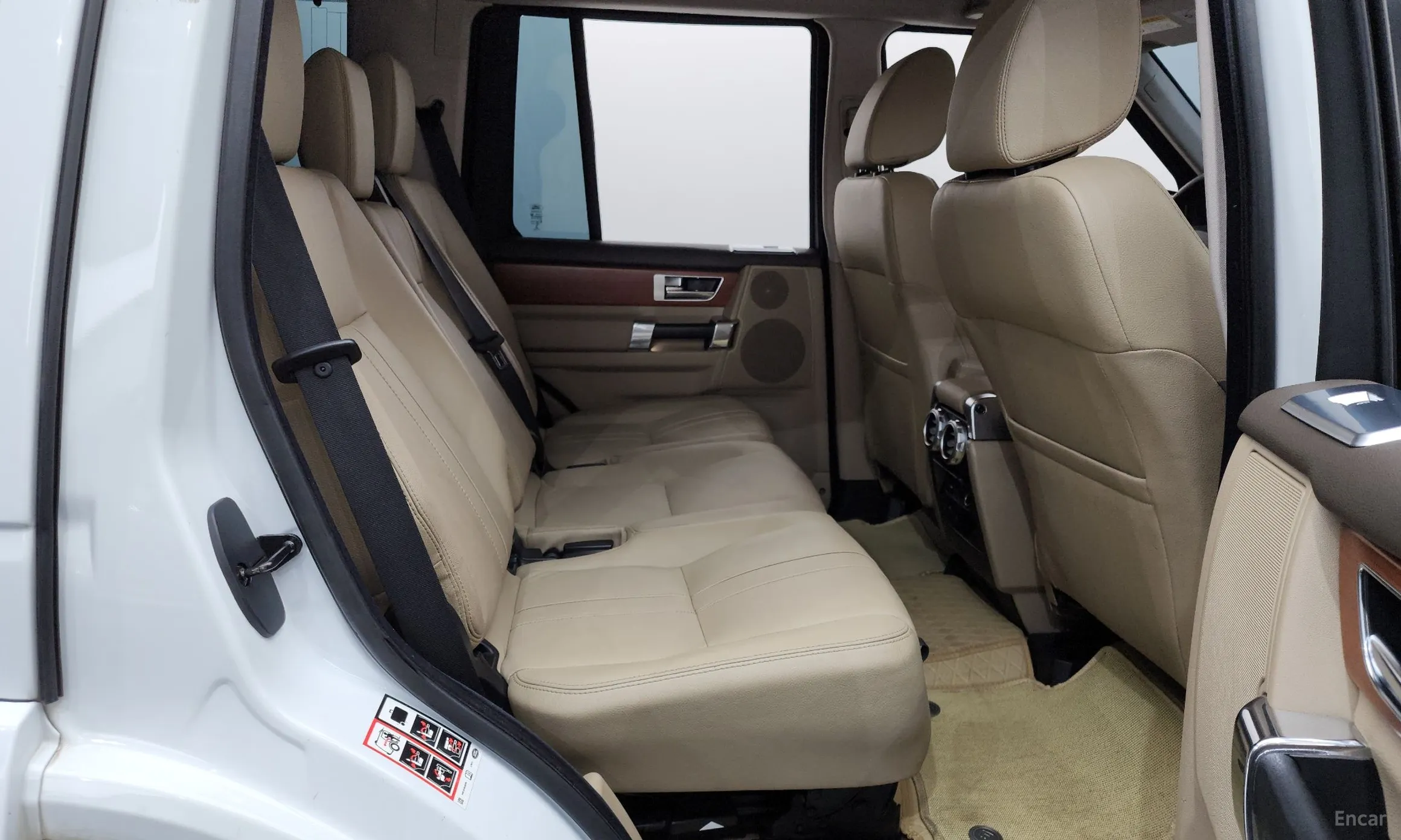 Land Rover Discovery 4 превью 11