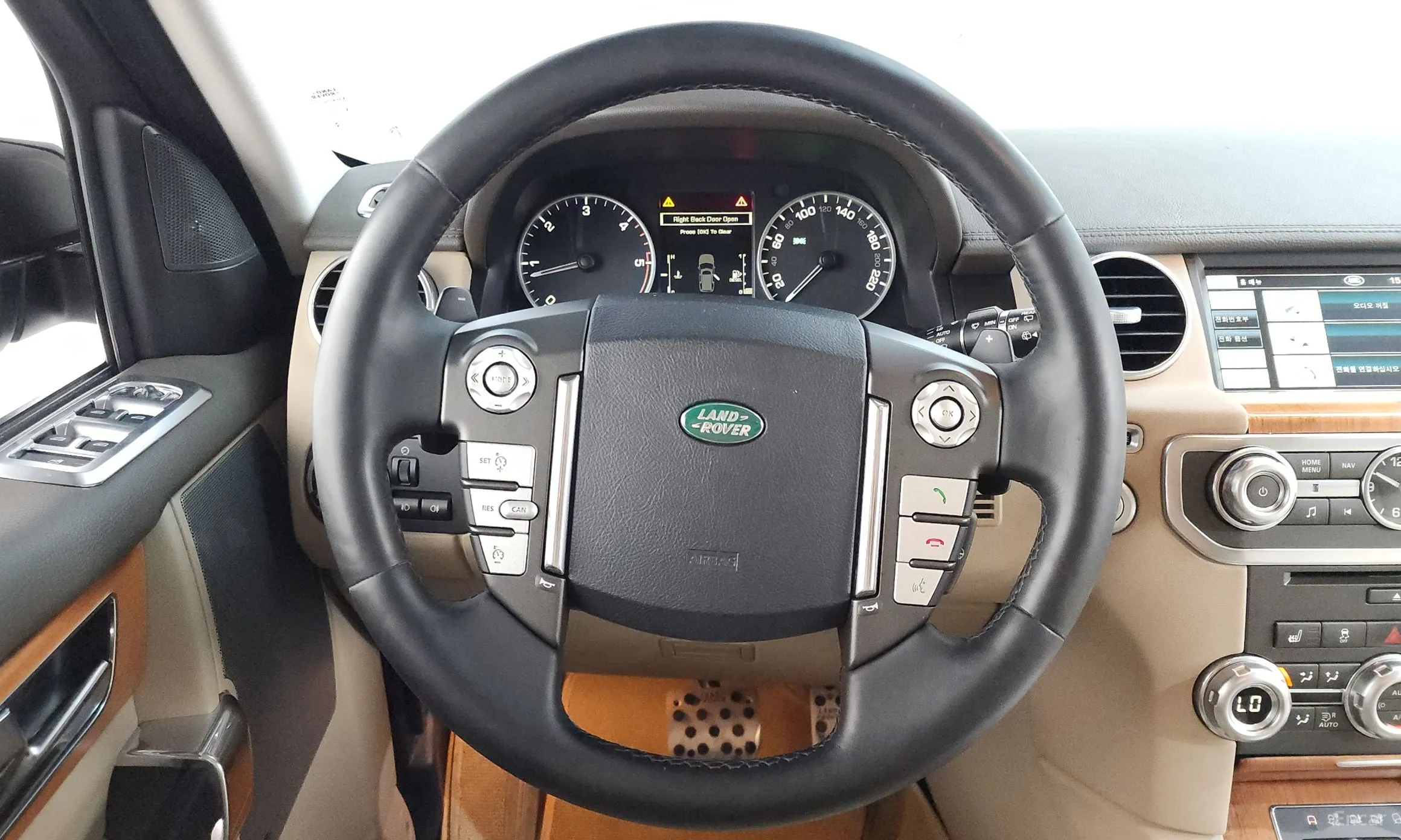 Land Rover Discovery 4 превью 14