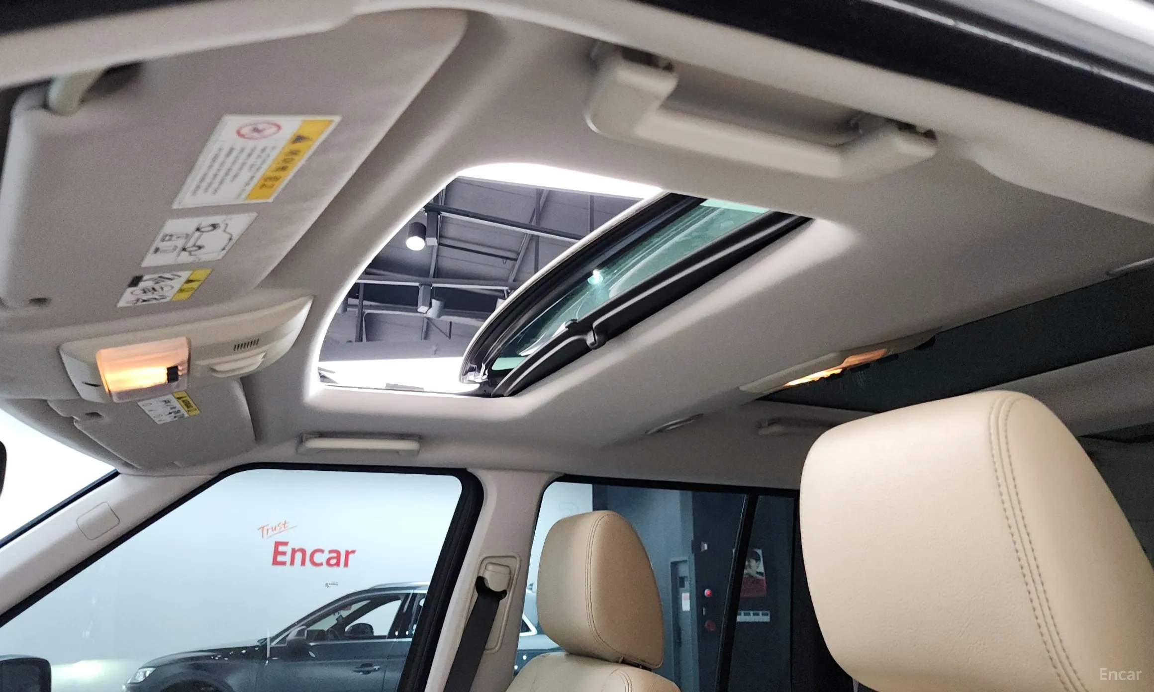 Land Rover Discovery 4 превью 18